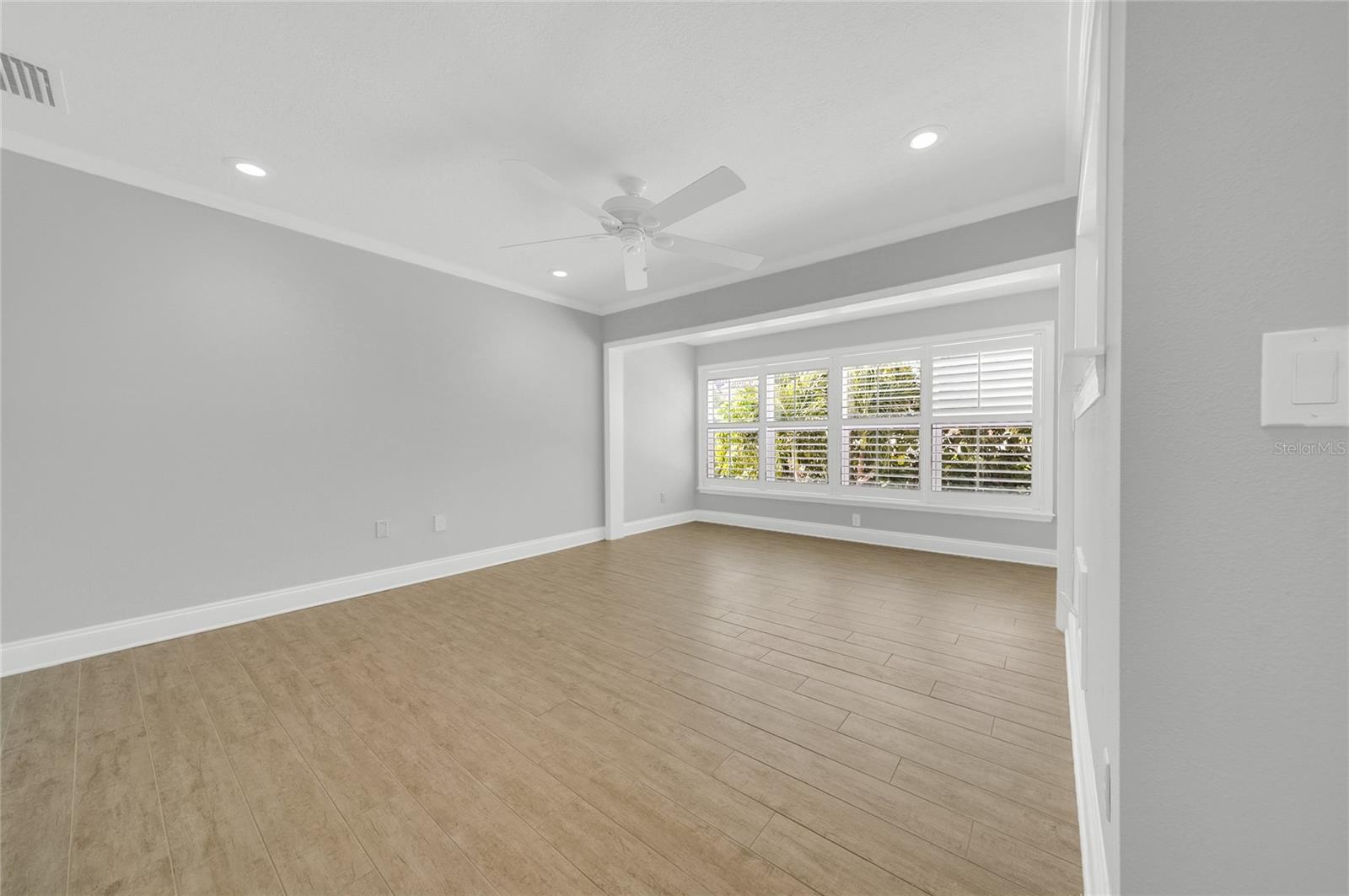 Image 17 of 39 For 8714 Cove Court