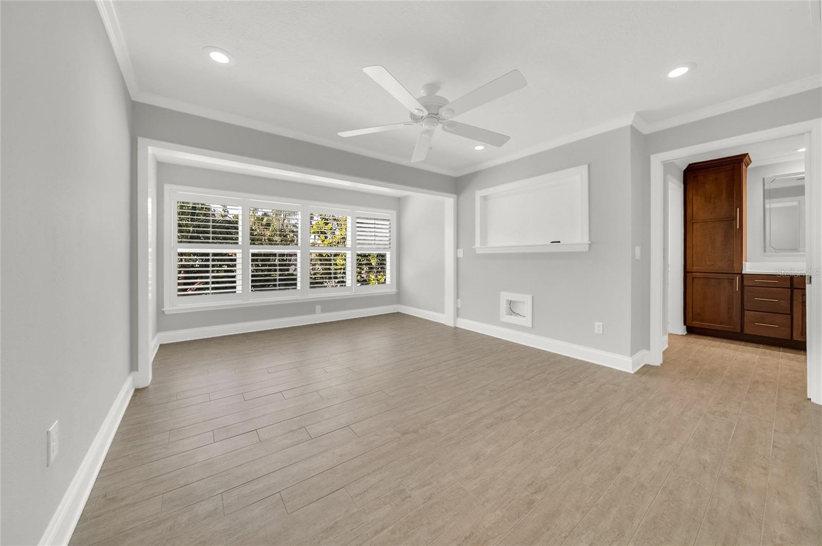 Image 18 of 39 For 8714 Cove Court