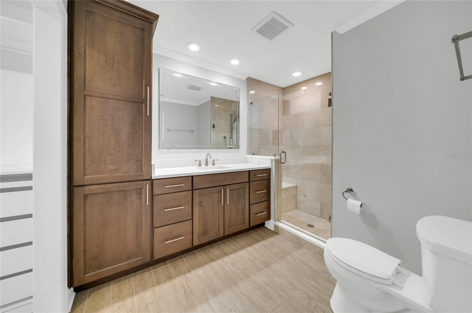 Image 20 of 39 For 8714 Cove Court