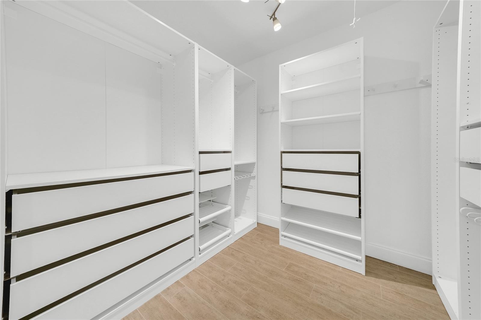 Image 24 of 39 For 8714 Cove Court