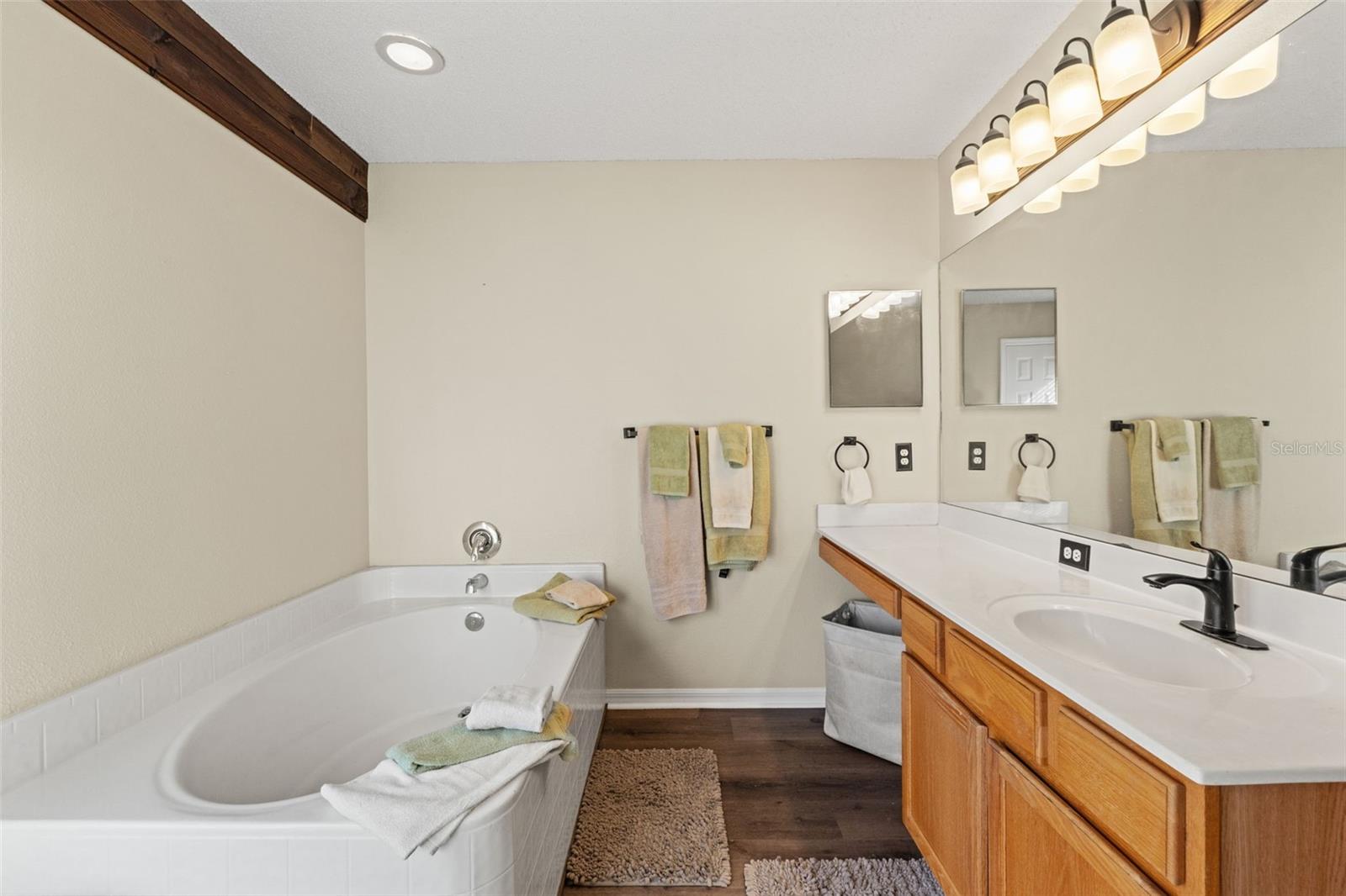 Image 60 of 73 For 11150 Marquette Street