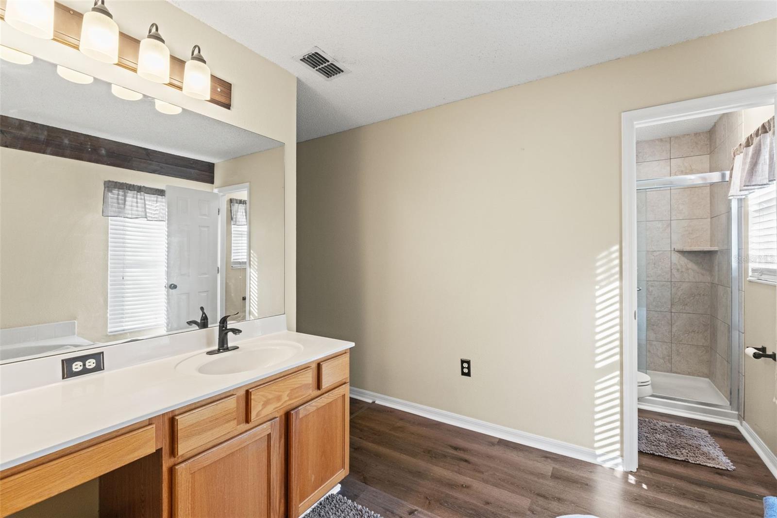 Image 62 of 73 For 11150 Marquette Street