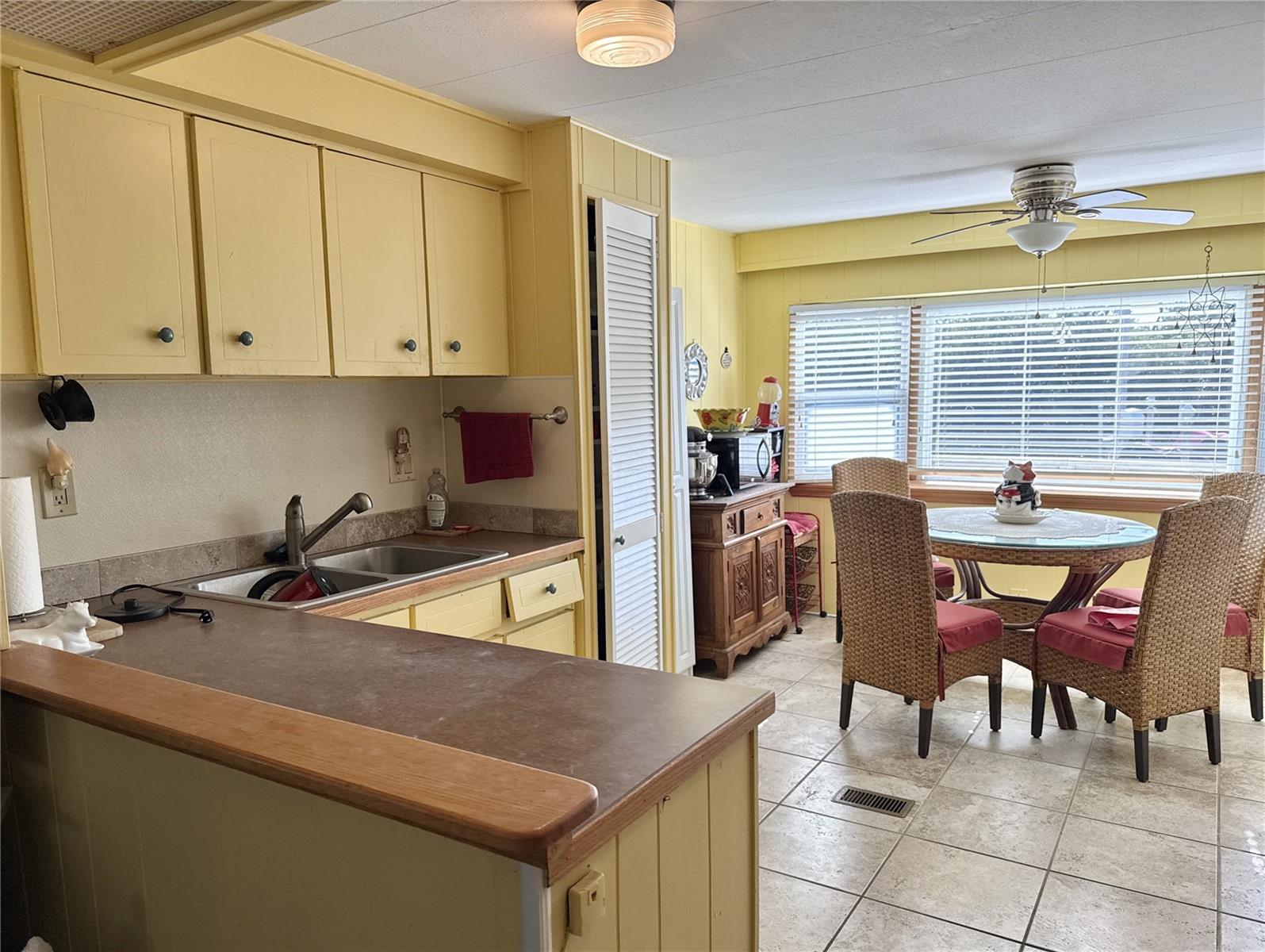 Image 8 of 23 For 436 Mount Oak Avenue Ne 747