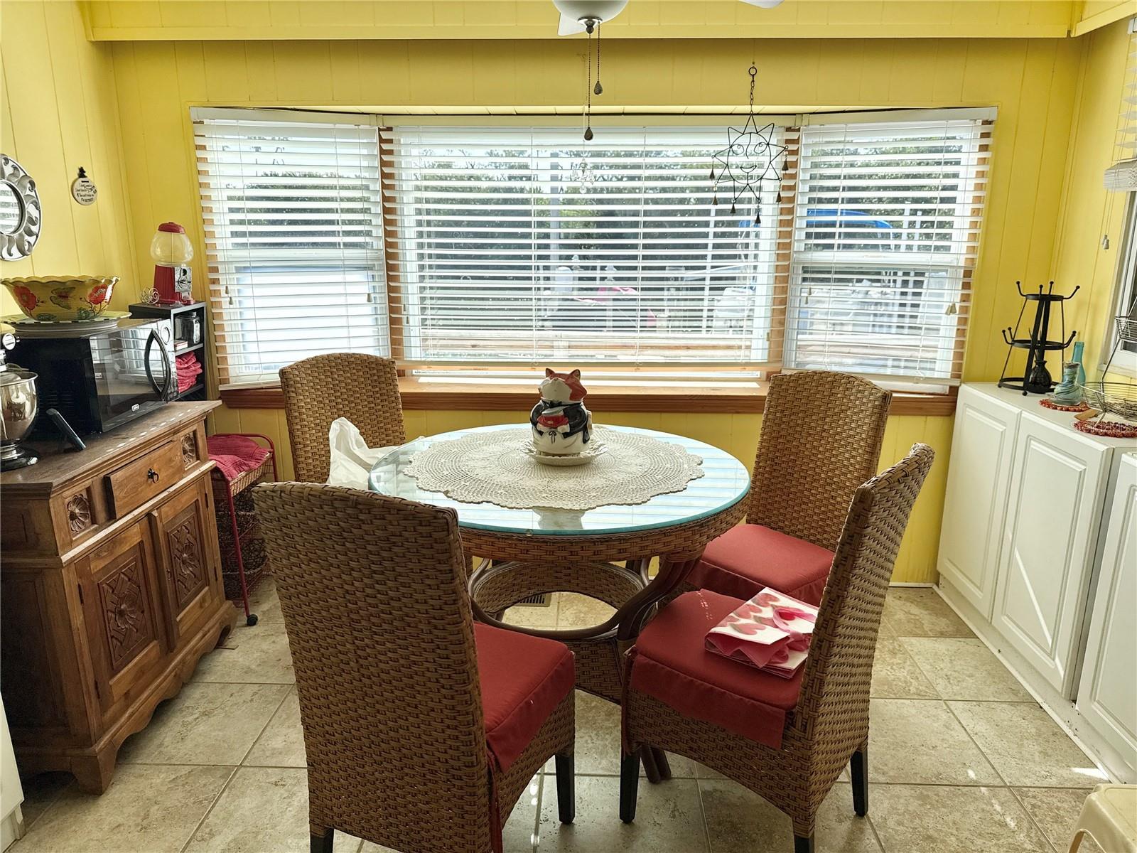 Image 9 of 23 For 436 Mount Oak Avenue Ne 747