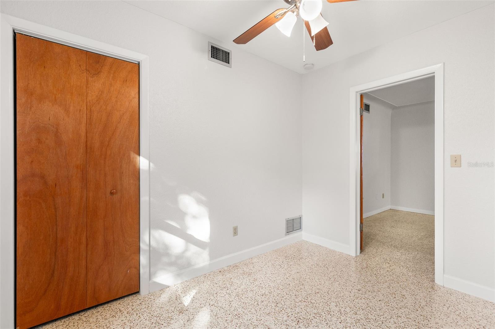 Image 10 of 30 For 885 James Street