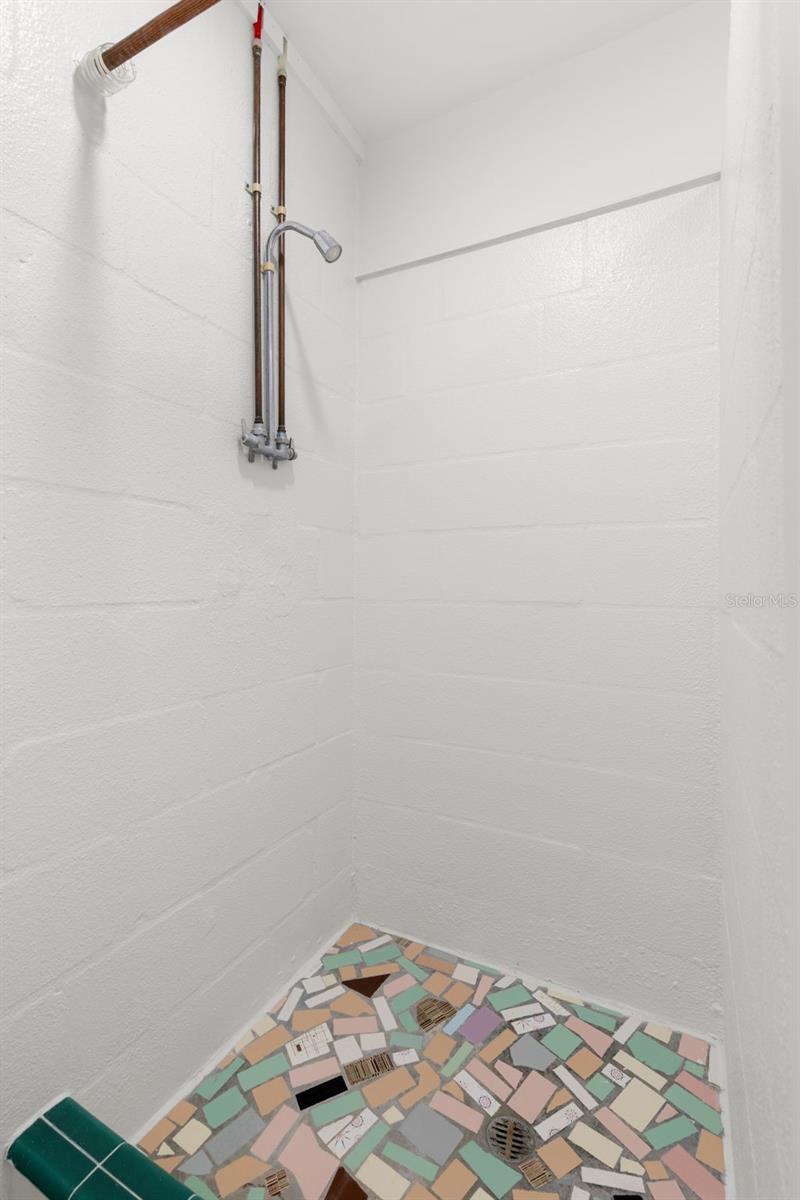 Image 25 of 30 For 885 James Street