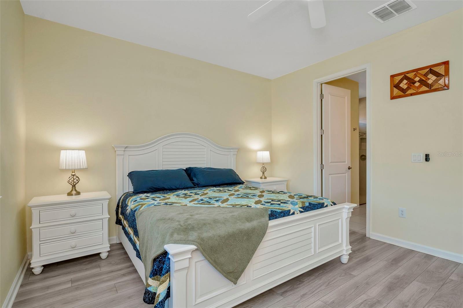 Listing photo id 20 for 3764 Maxwell Park Drive