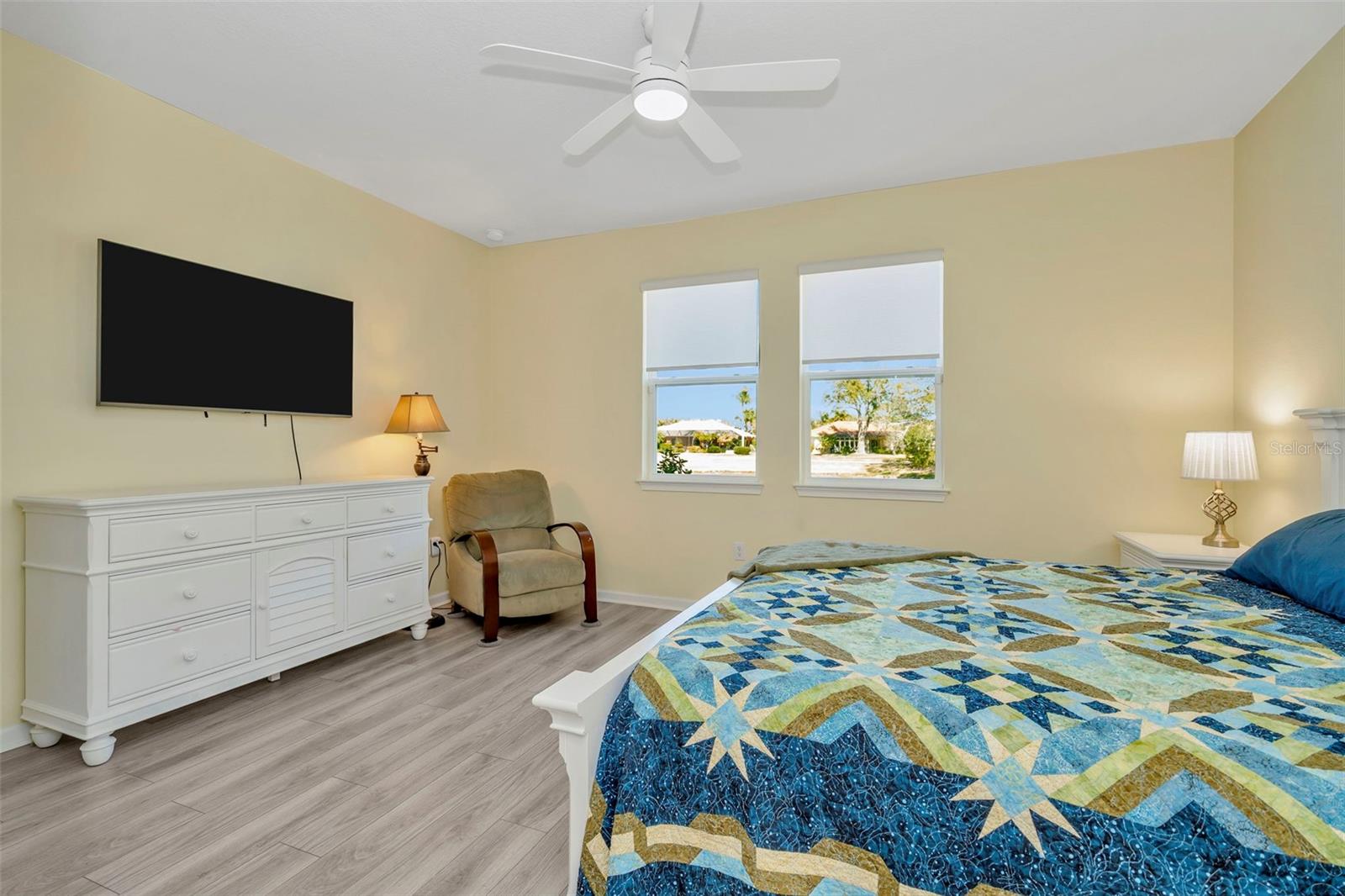 Listing photo id 21 for 3764 Maxwell Park Drive