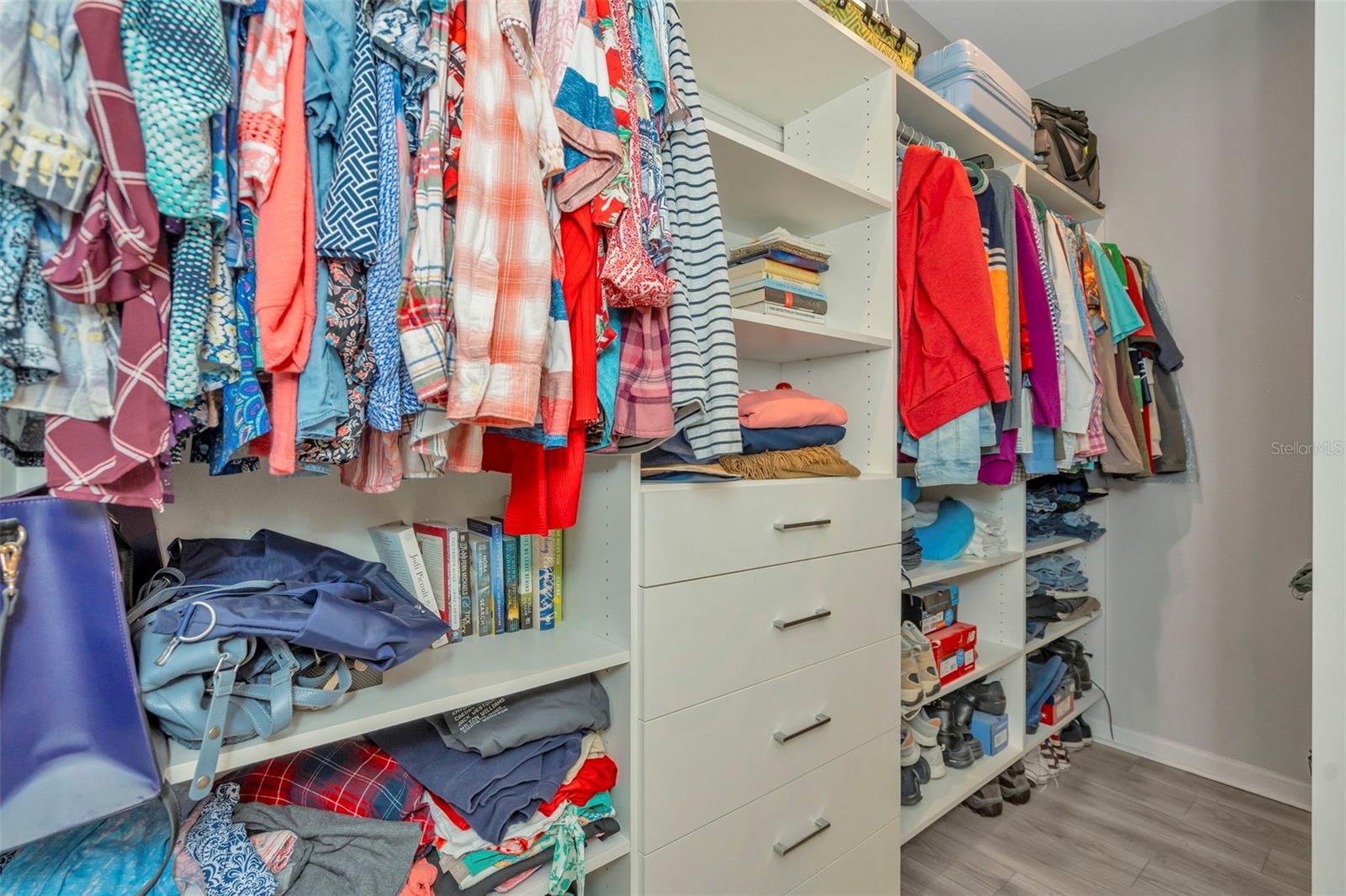 Listing photo id 24 for 3764 Maxwell Park Drive