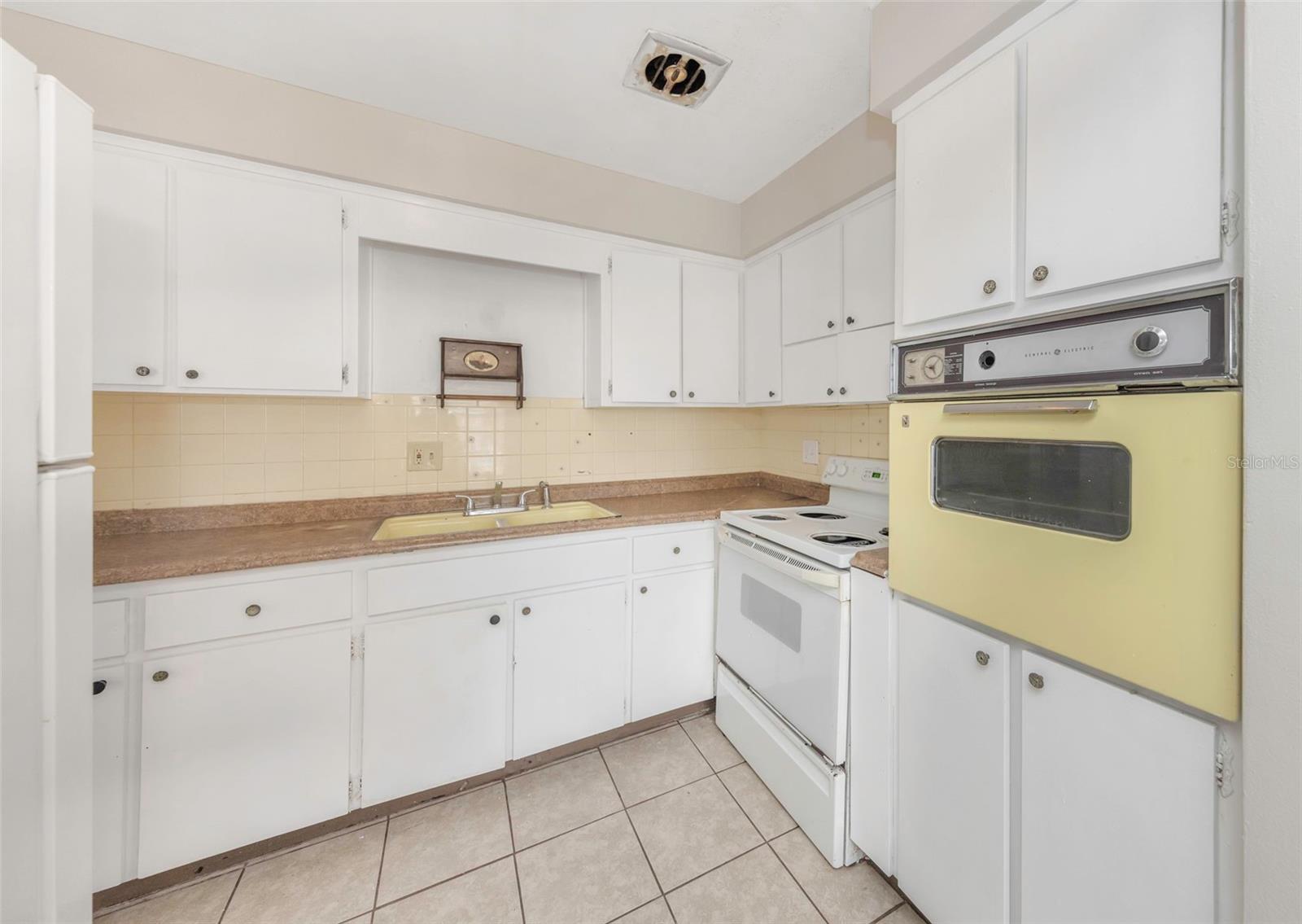 Image 10 of 30 For 2423 Auburn Street S