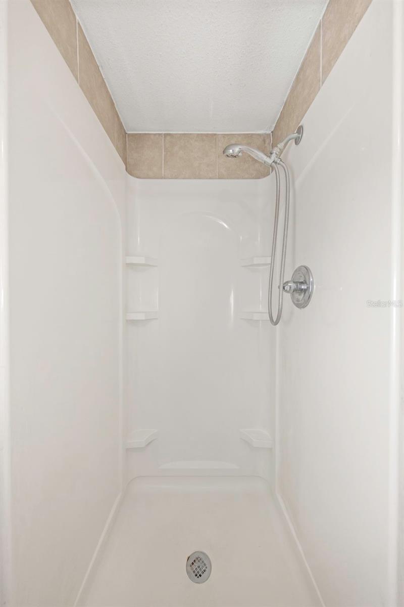 Image 23 of 30 For 2423 Auburn Street S