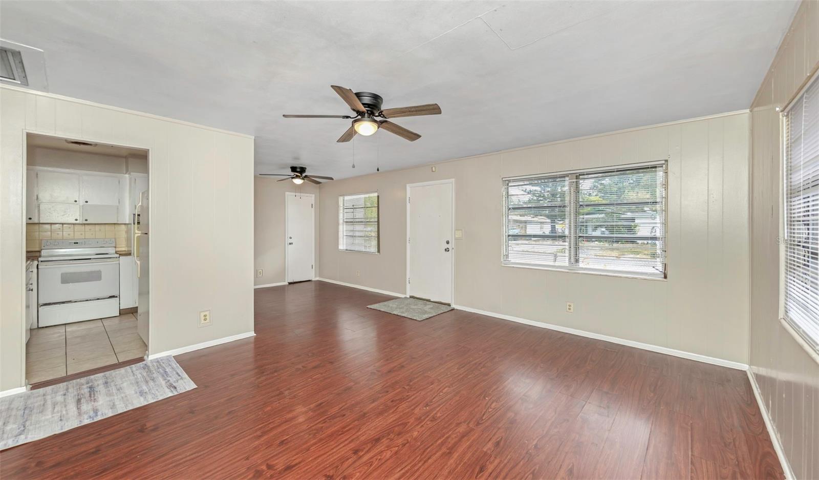 Image 7 of 30 For 2423 Auburn Street S