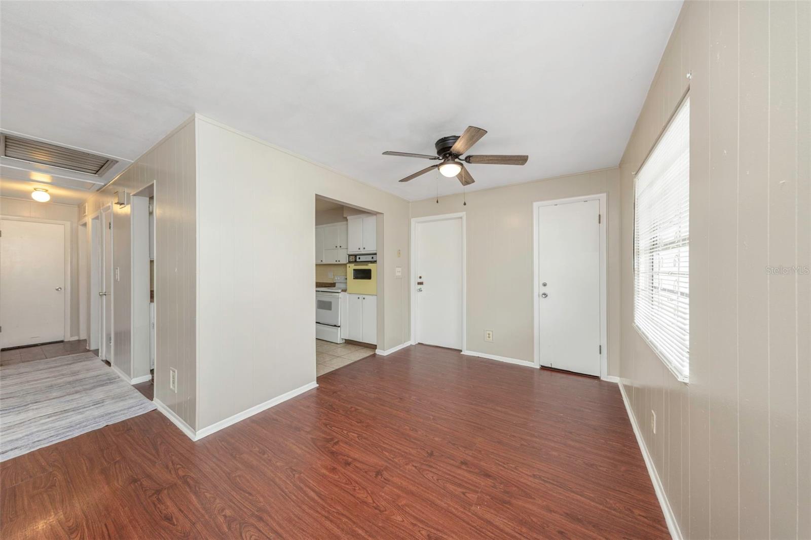 Image 9 of 30 For 2423 Auburn Street S