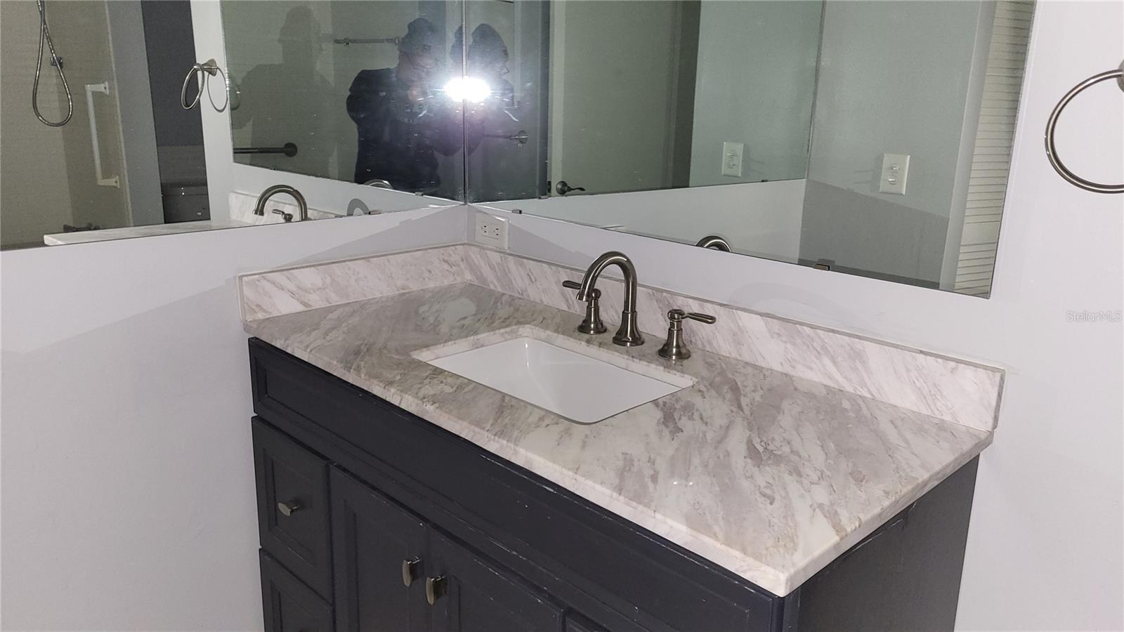 Image 11 of 14 For 19029 Us Highway 19 N 5-14