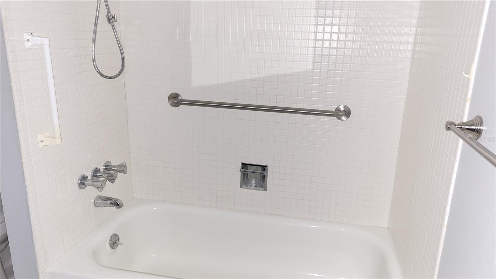 Image 12 of 14 For 19029 Us Highway 19 N 5-14