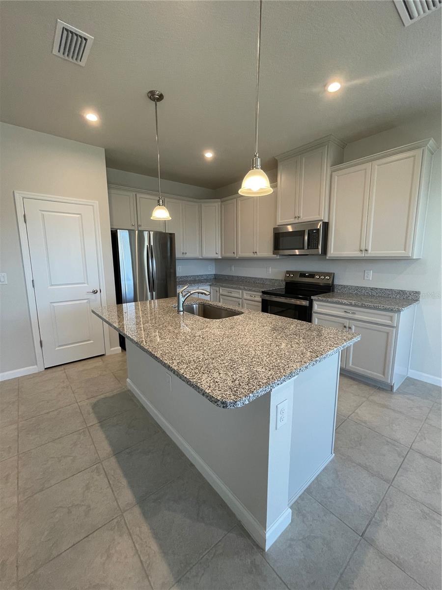 Image 5 of 22 For 6800 Pebblebrooke Way