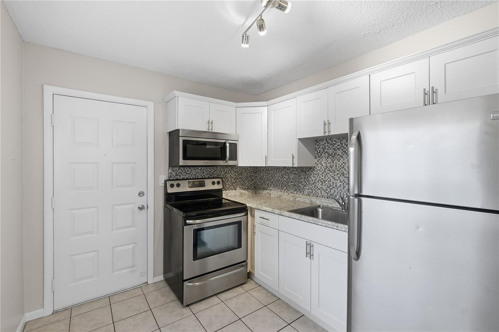 Image 10 of 23 For 502 Newport Avenue