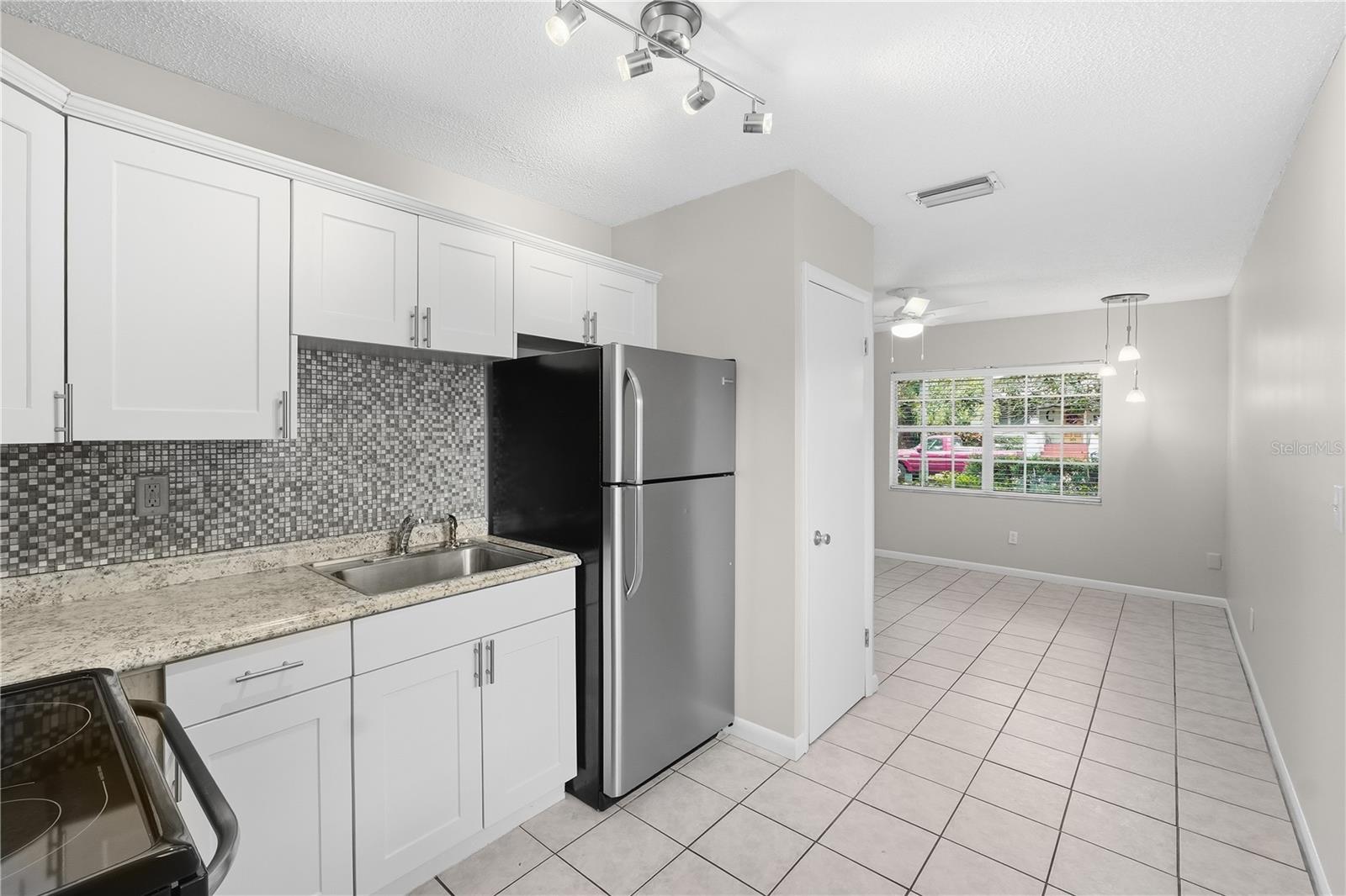 Image 12 of 23 For 502 Newport Avenue