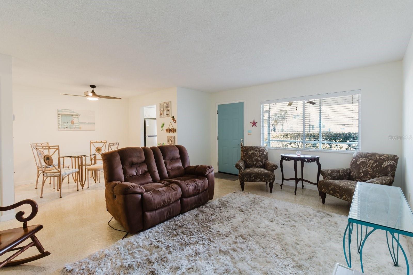 Image 10 of 28 For 2348 Shelley Street 5