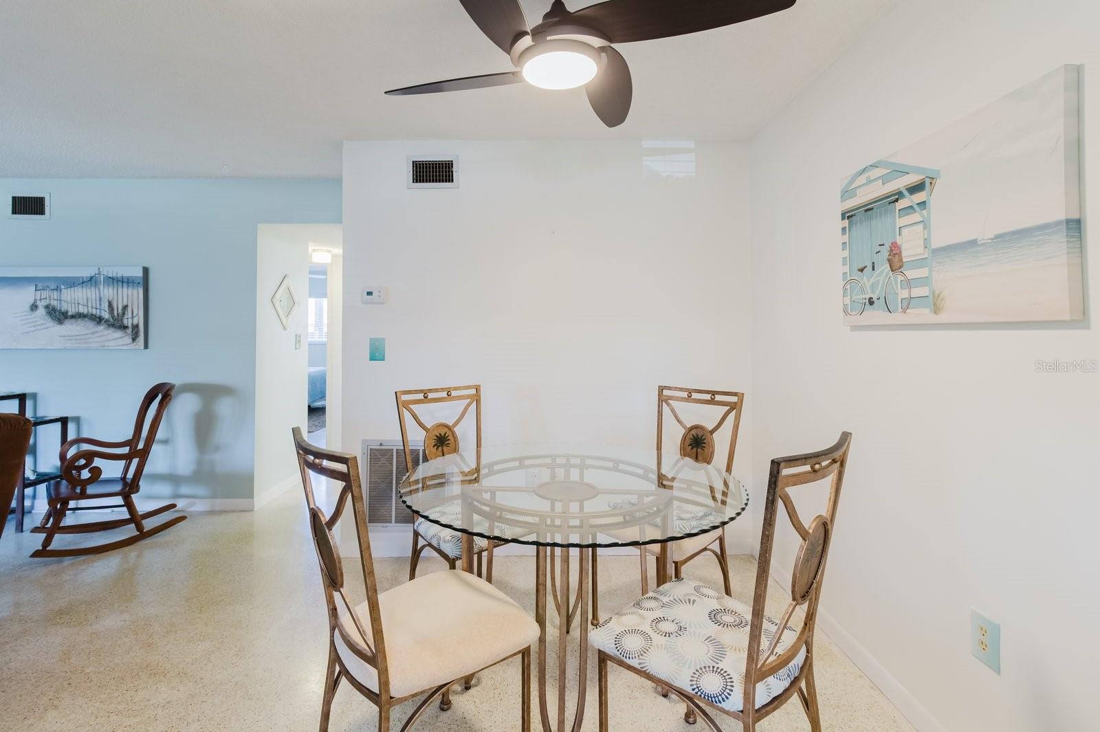 Image 11 of 28 For 2348 Shelley Street 5