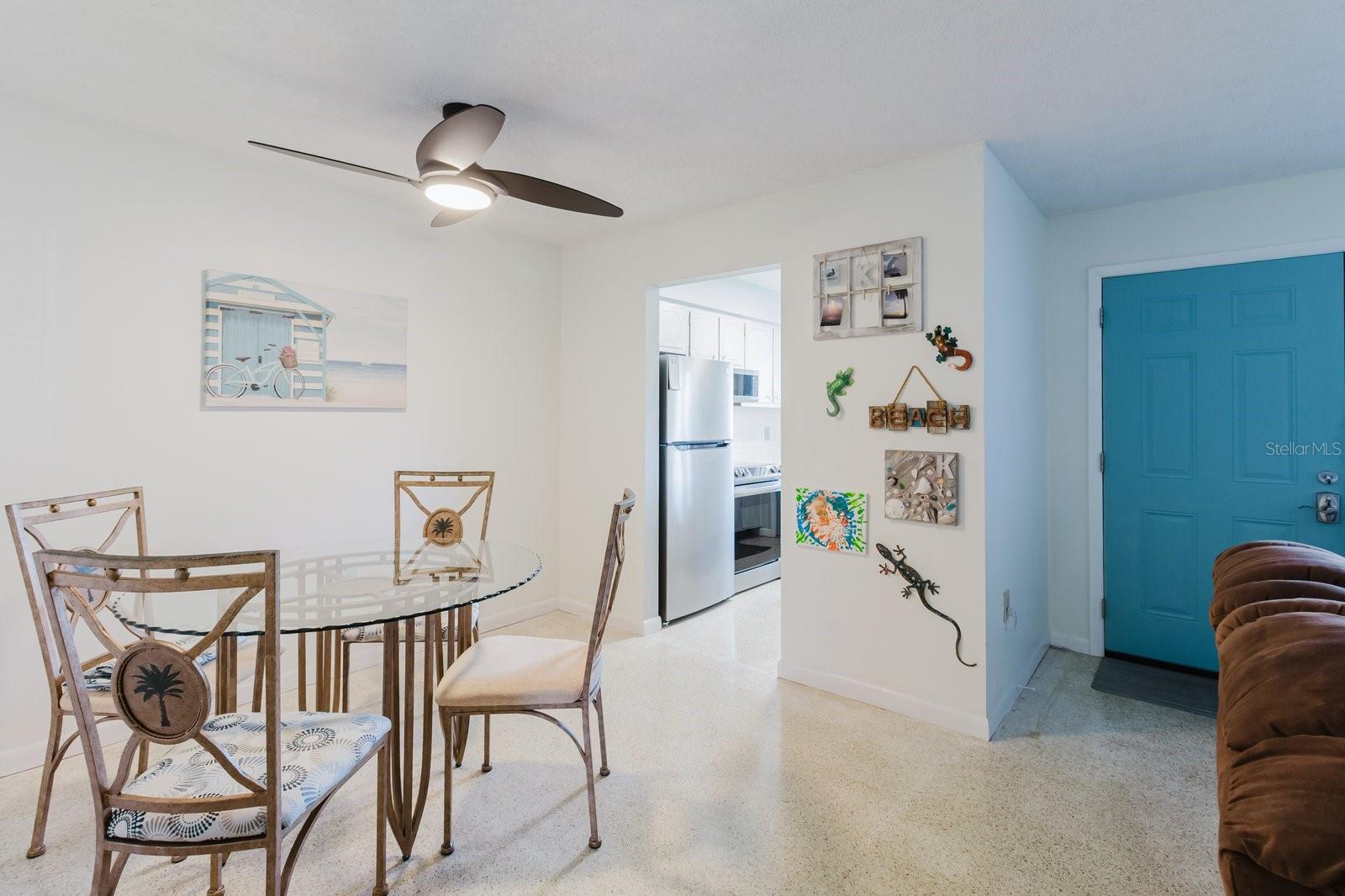 Image 12 of 28 For 2348 Shelley Street 5