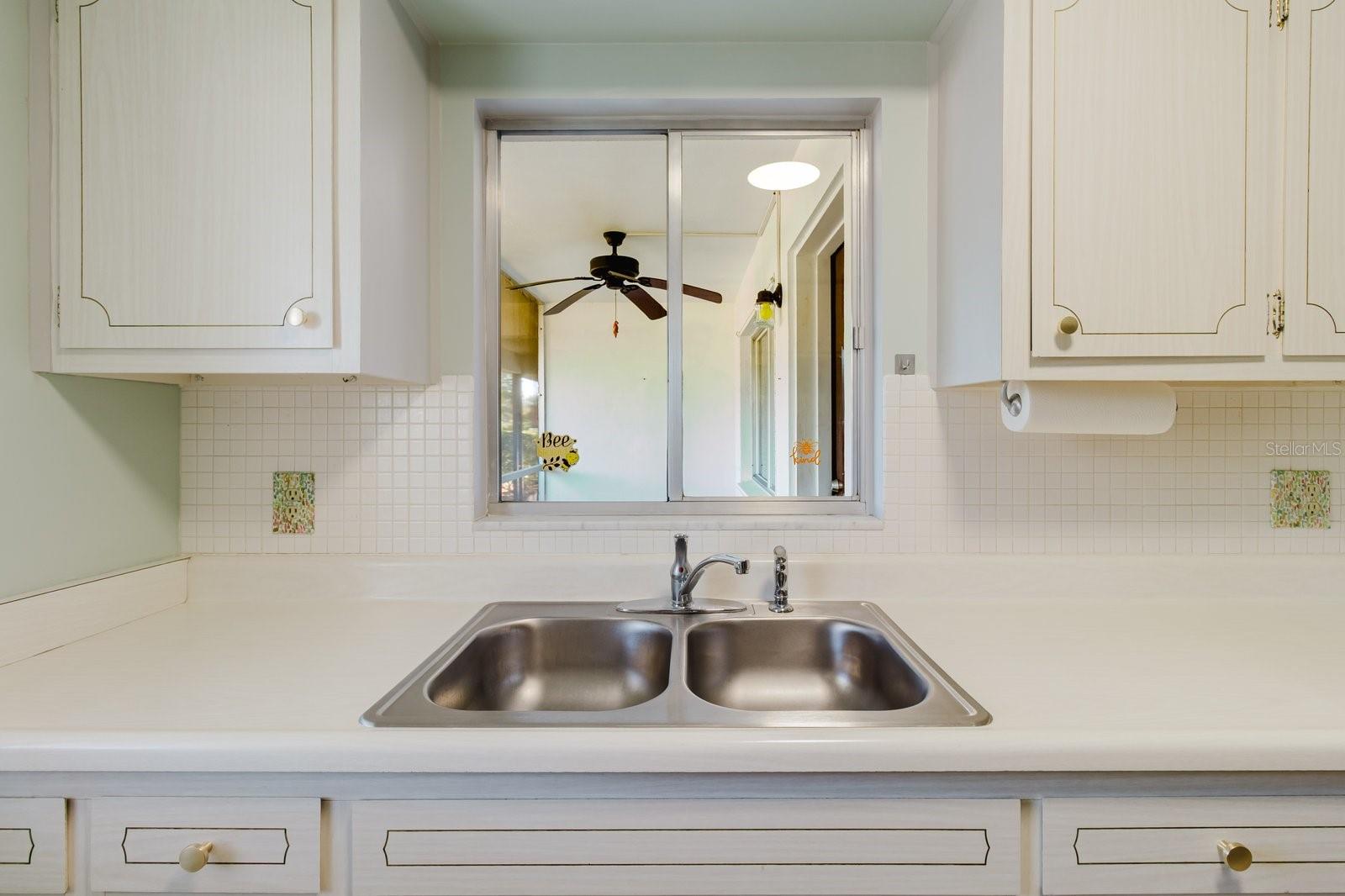 Image 15 of 28 For 2348 Shelley Street 5