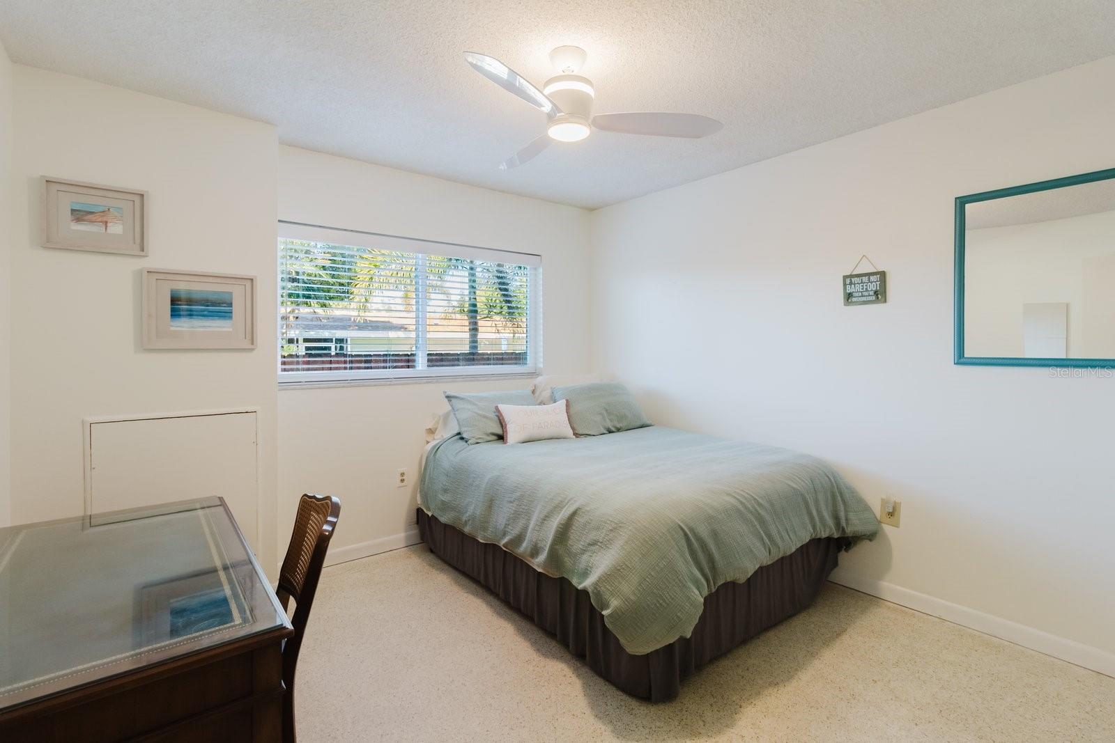 Image 24 of 28 For 2348 Shelley Street 5