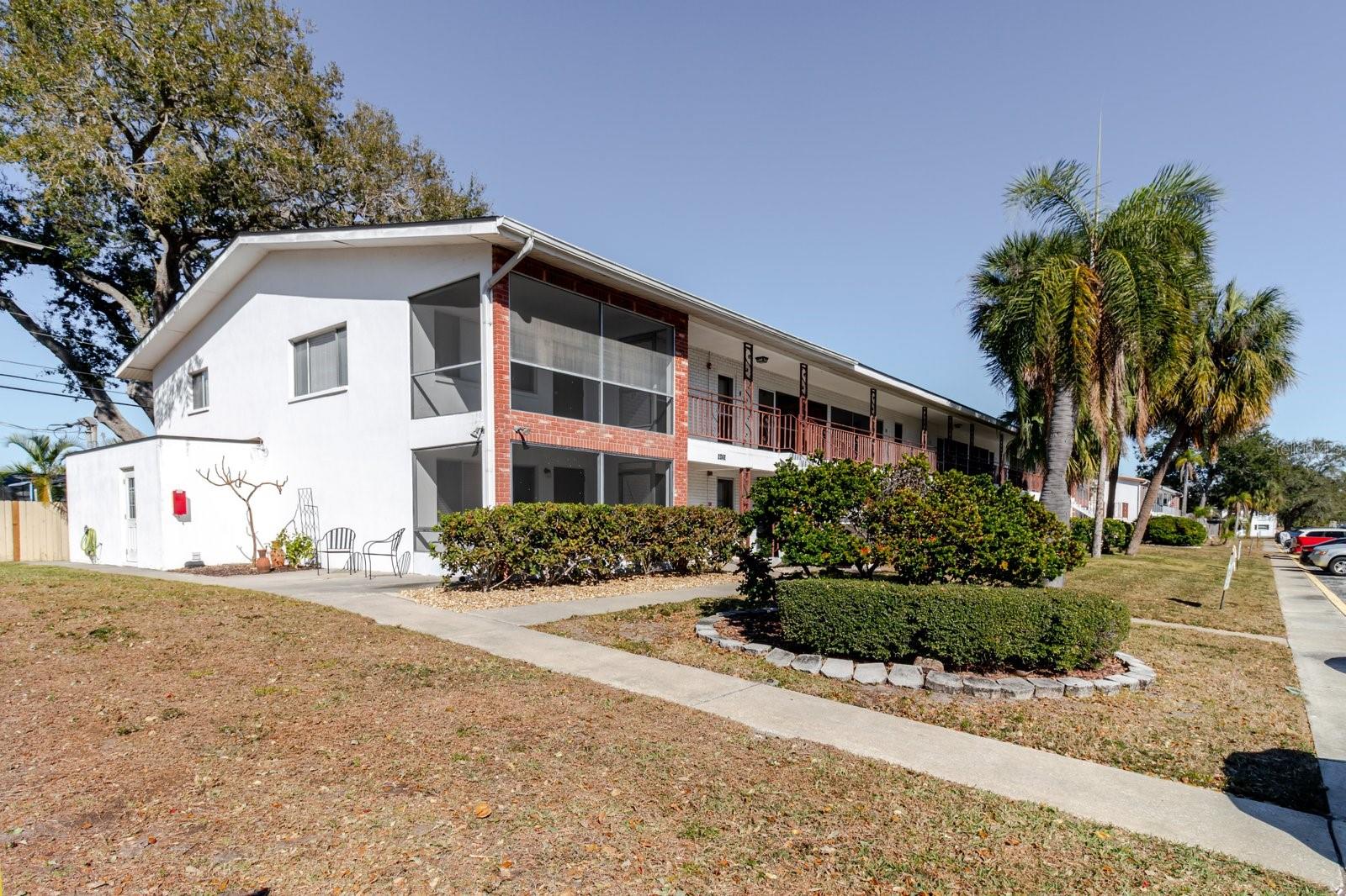 Image 27 of 28 For 2348 Shelley Street 5