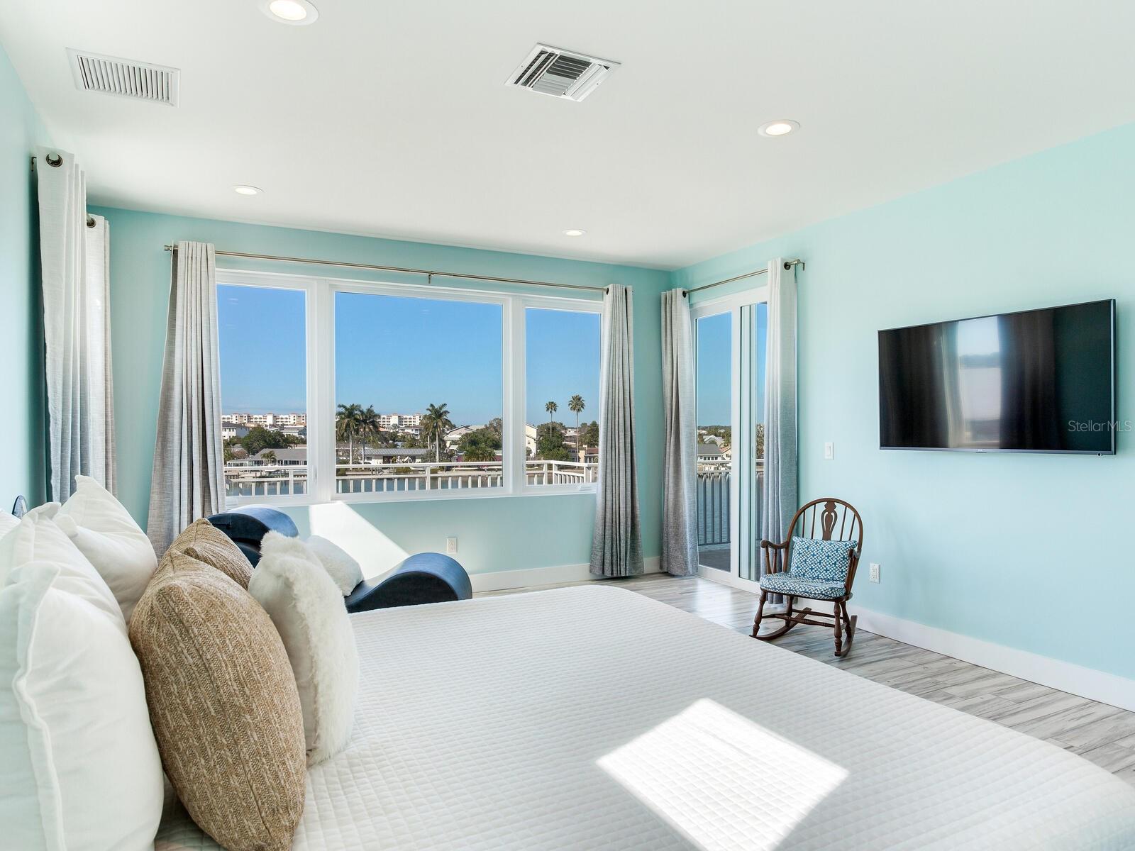 Image 29 of 78 For 208 171st Avenue E