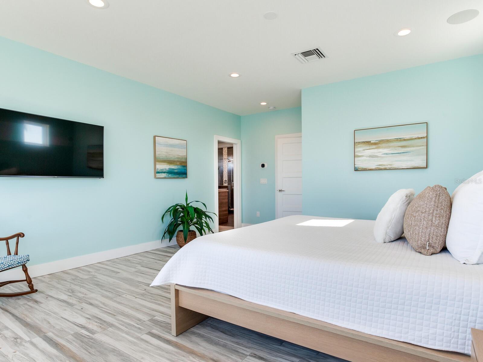 Image 32 of 78 For 208 171st Avenue E