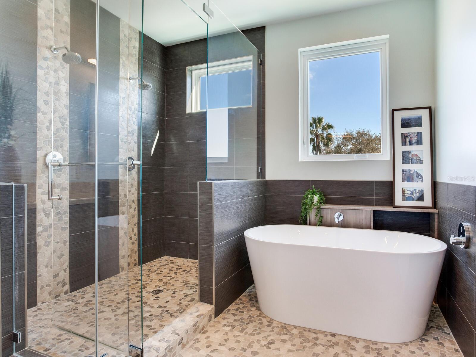 Image 34 of 78 For 208 171st Avenue E