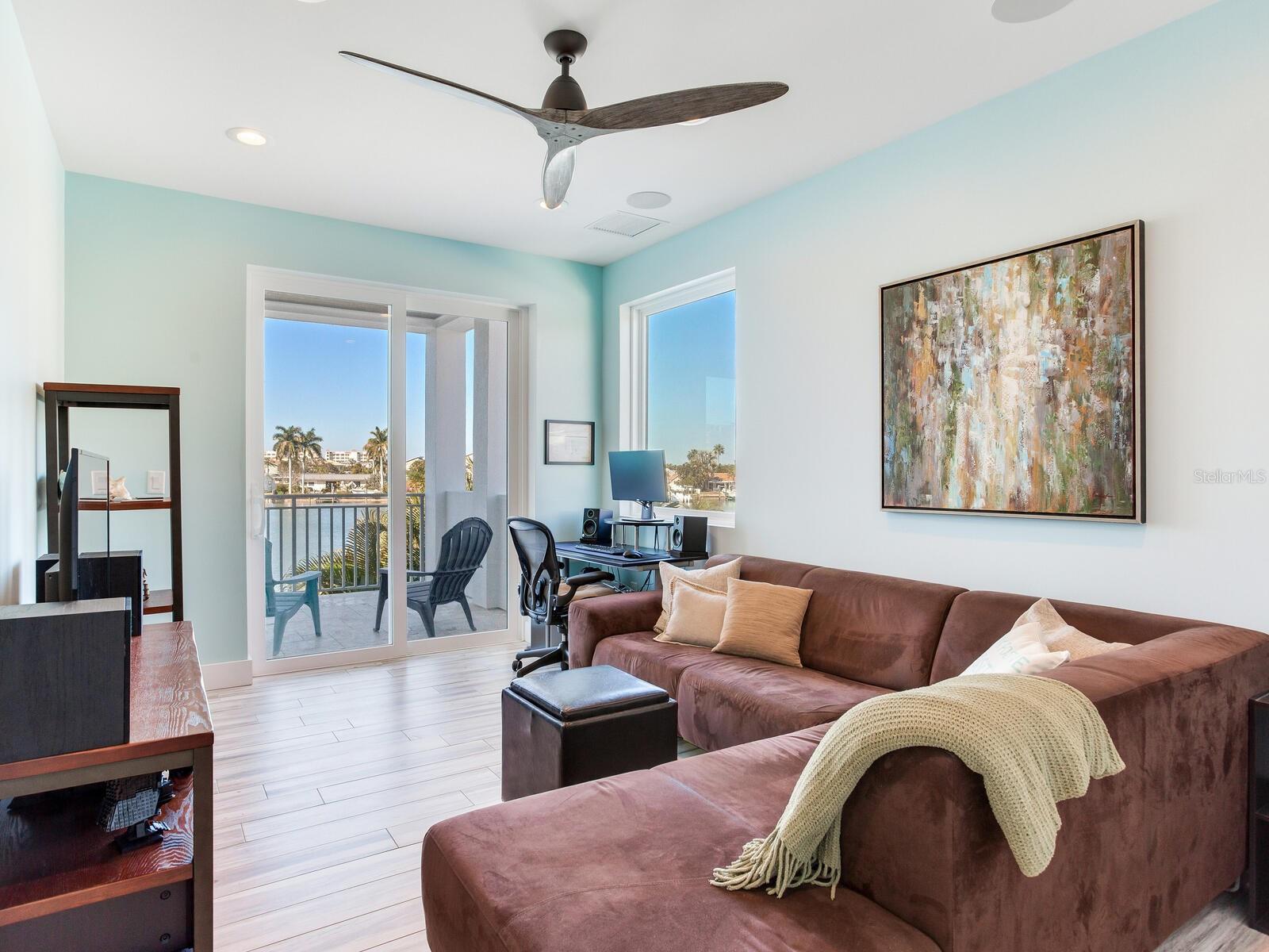 Image 42 of 78 For 208 171st Avenue E