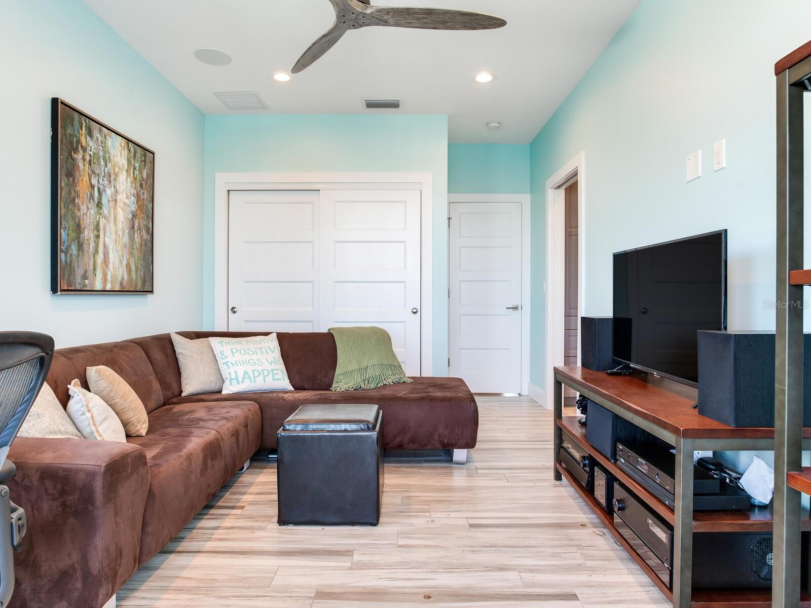 Image 44 of 78 For 208 171st Avenue E