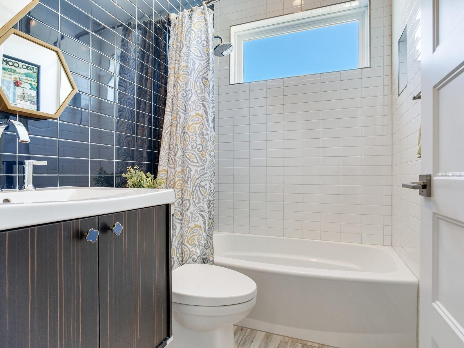 Image 45 of 78 For 208 171st Avenue E