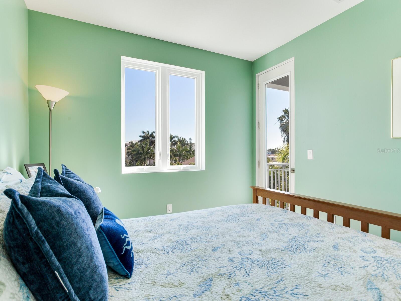 Image 47 of 78 For 208 171st Avenue E