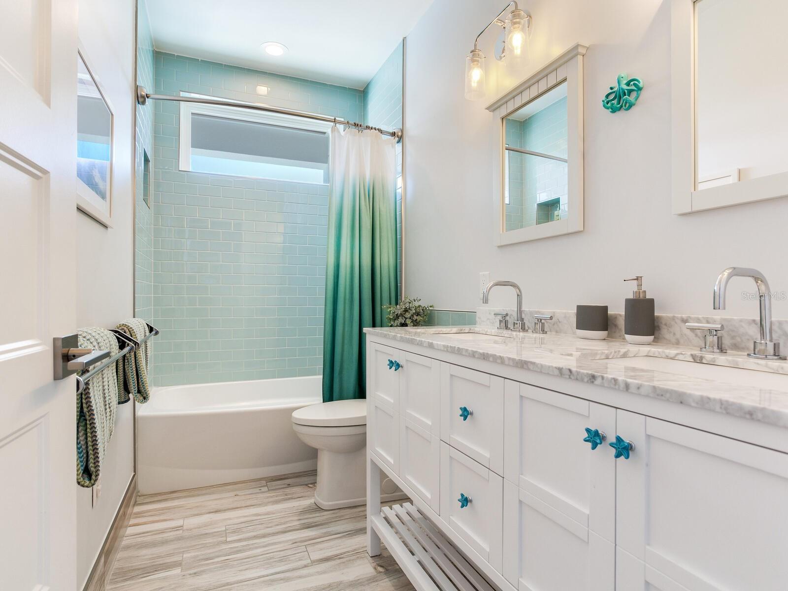 Image 50 of 78 For 208 171st Avenue E