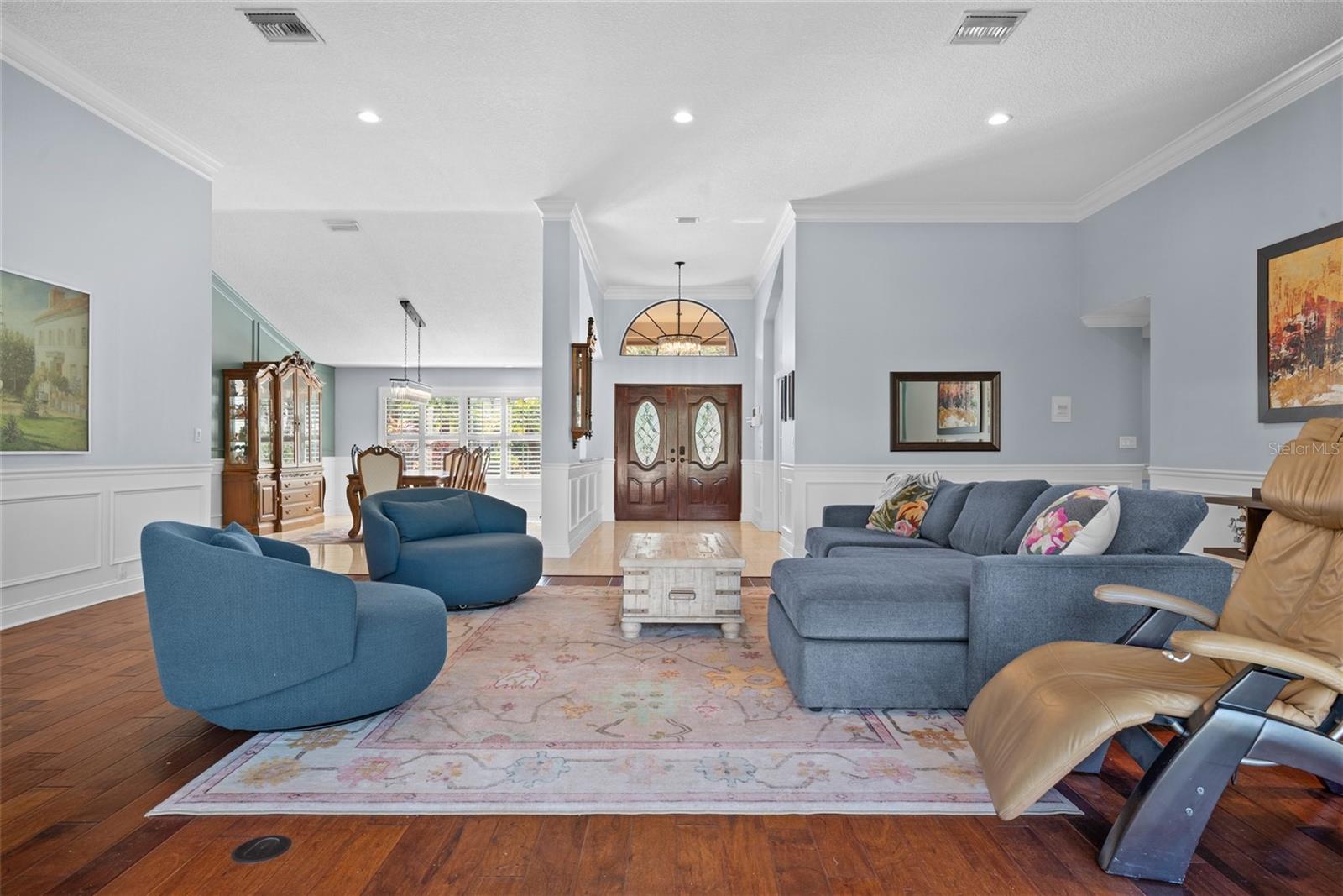 Image 5 of 38 For 6329 Maclaurin Drive