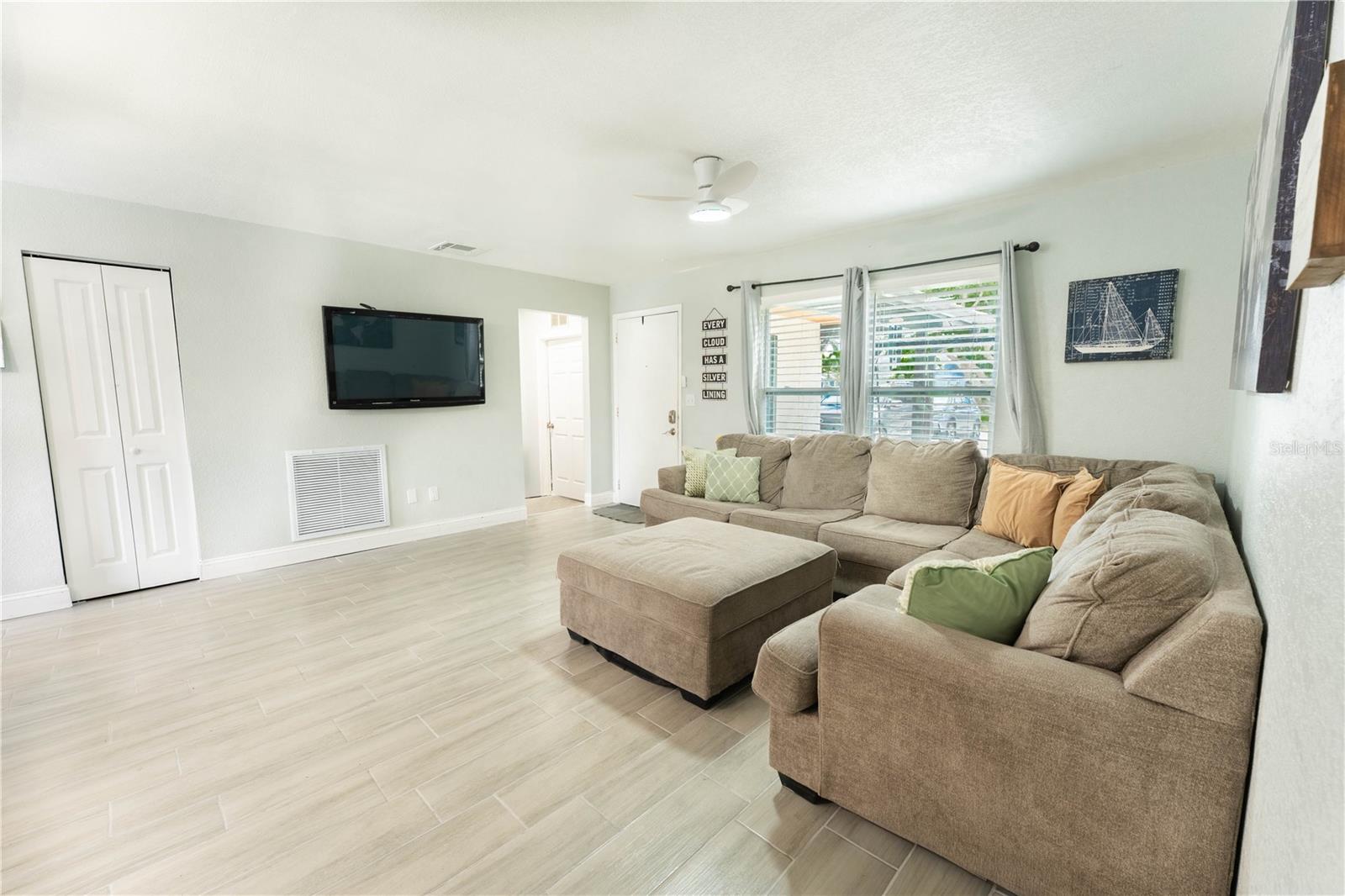 Image 10 of 45 For 12931 82nd Avenue