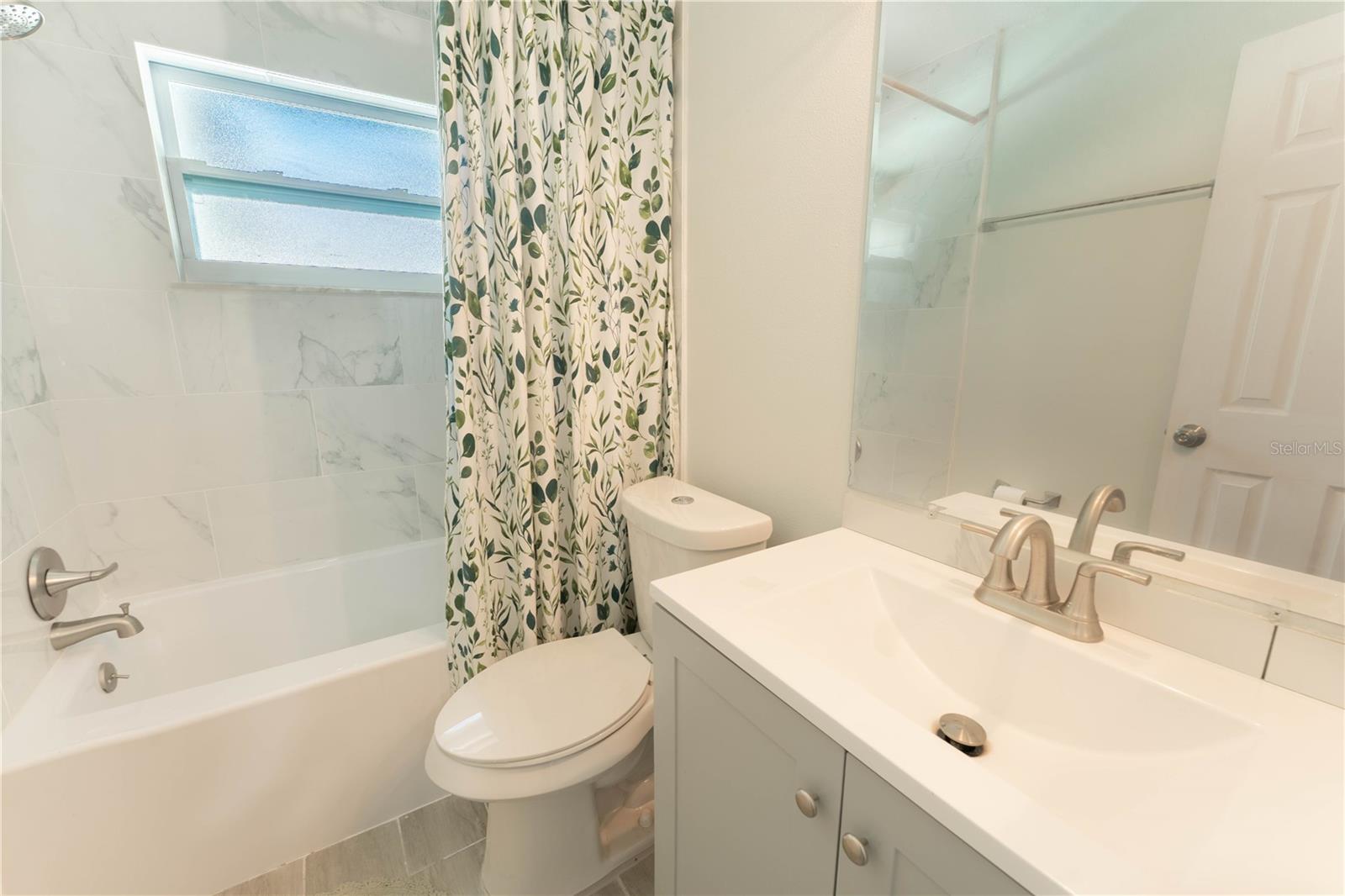 Image 15 of 45 For 12931 82nd Avenue