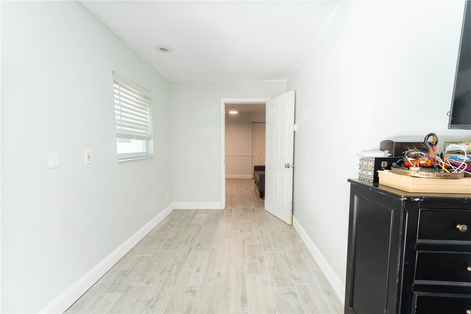 Image 16 of 45 For 12931 82nd Avenue