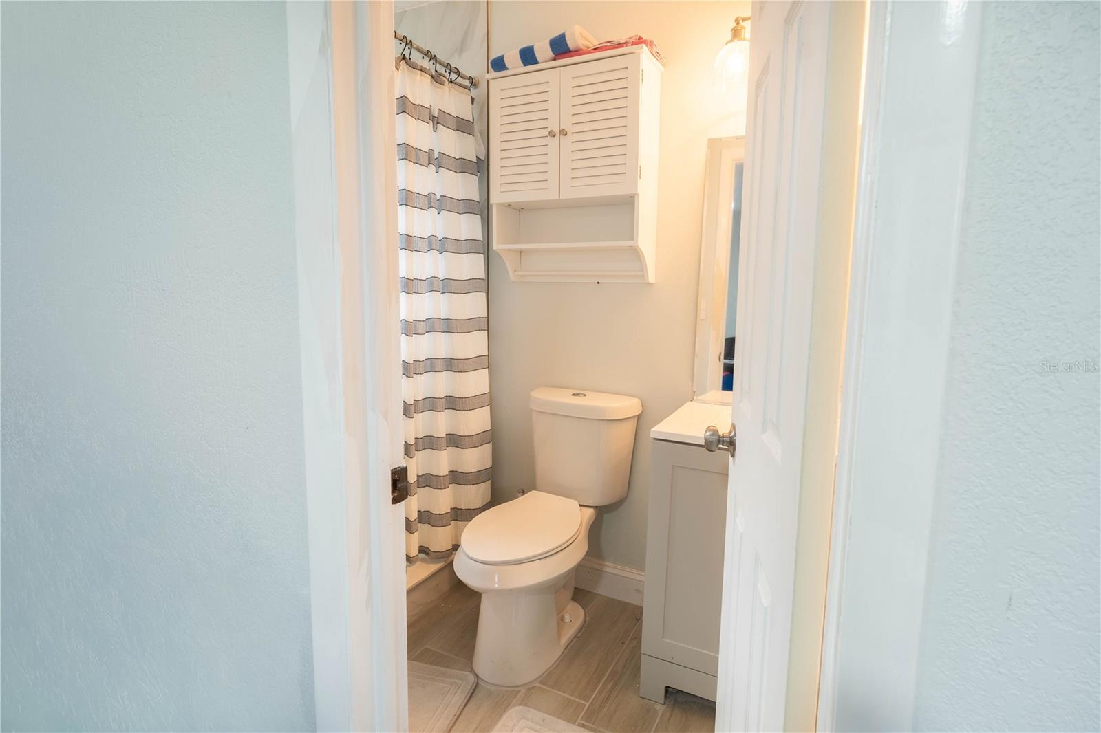 Image 18 of 45 For 12931 82nd Avenue