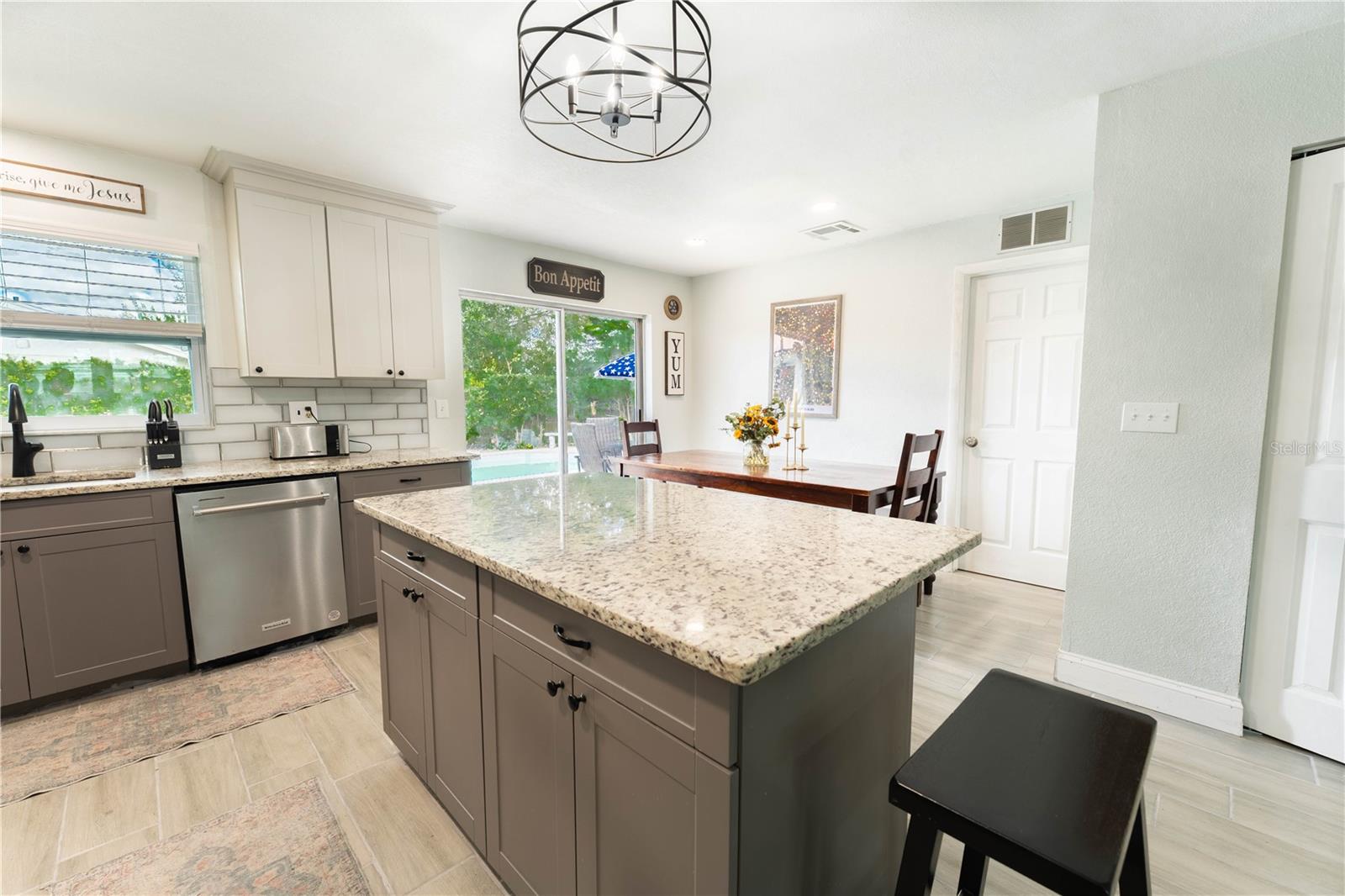 Image 9 of 45 For 12931 82nd Avenue