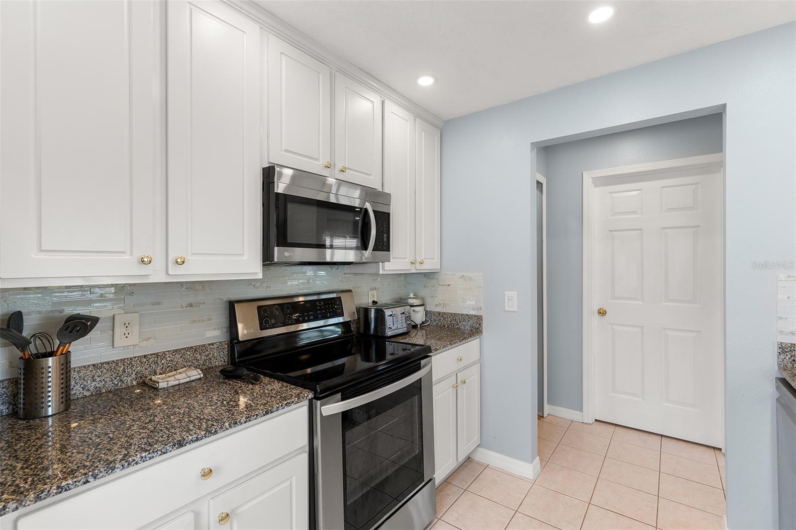 Image 14 of 26 For 3852 Mandalay Drive