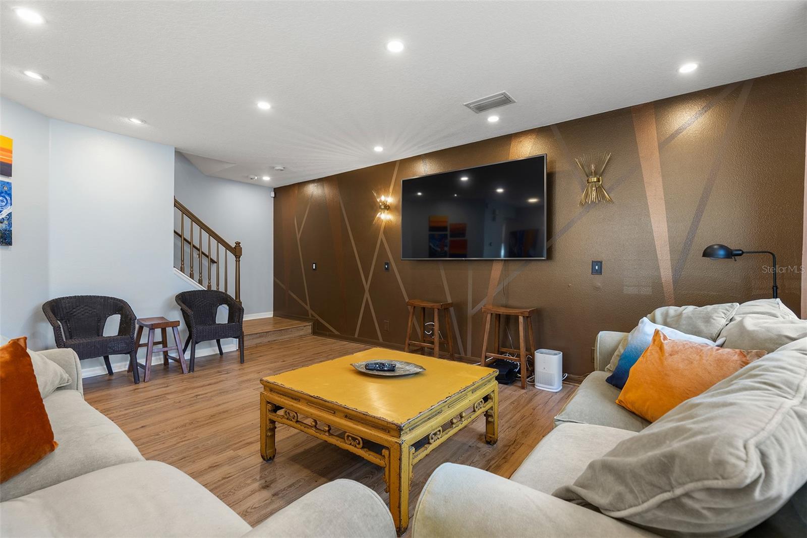 Image 3 of 26 For 3852 Mandalay Drive