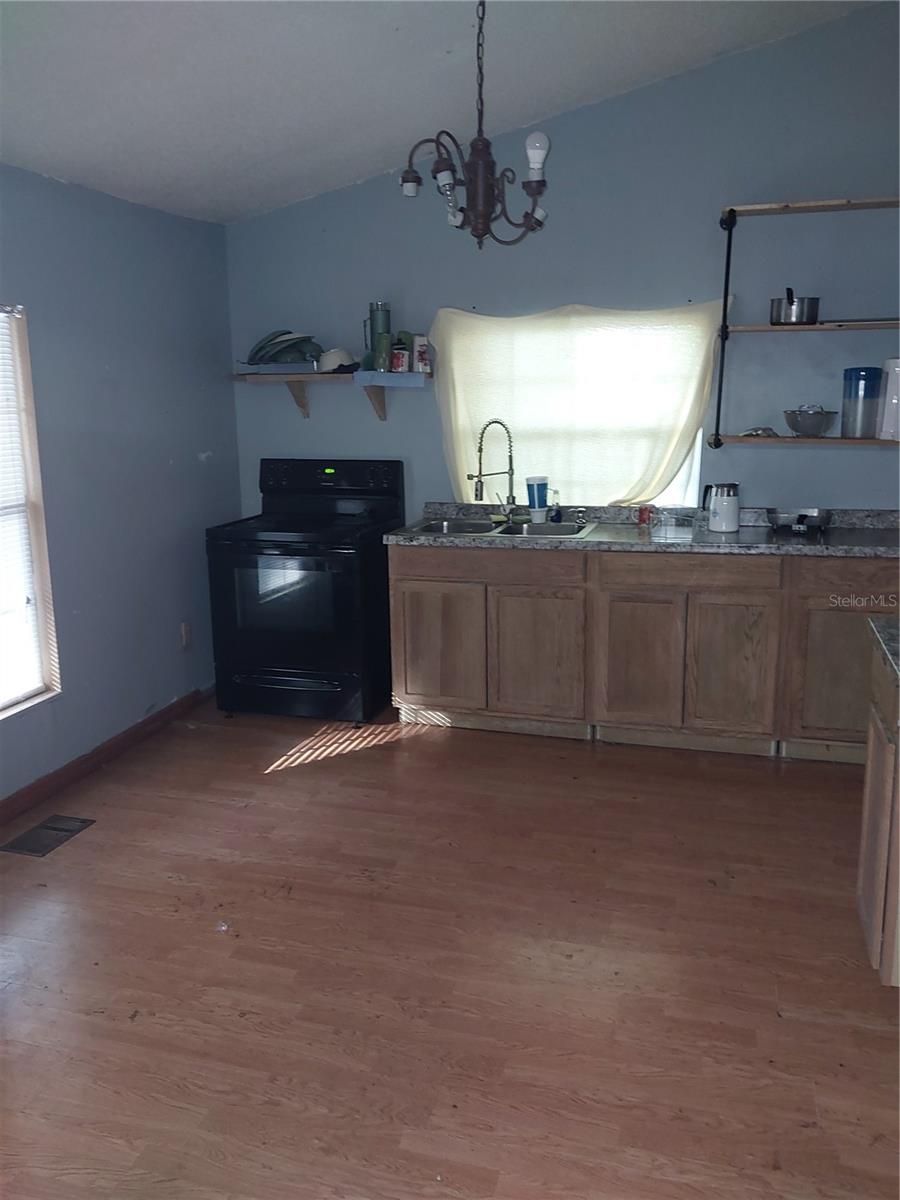 Image 18 of 21 For 1823 Welcome Road