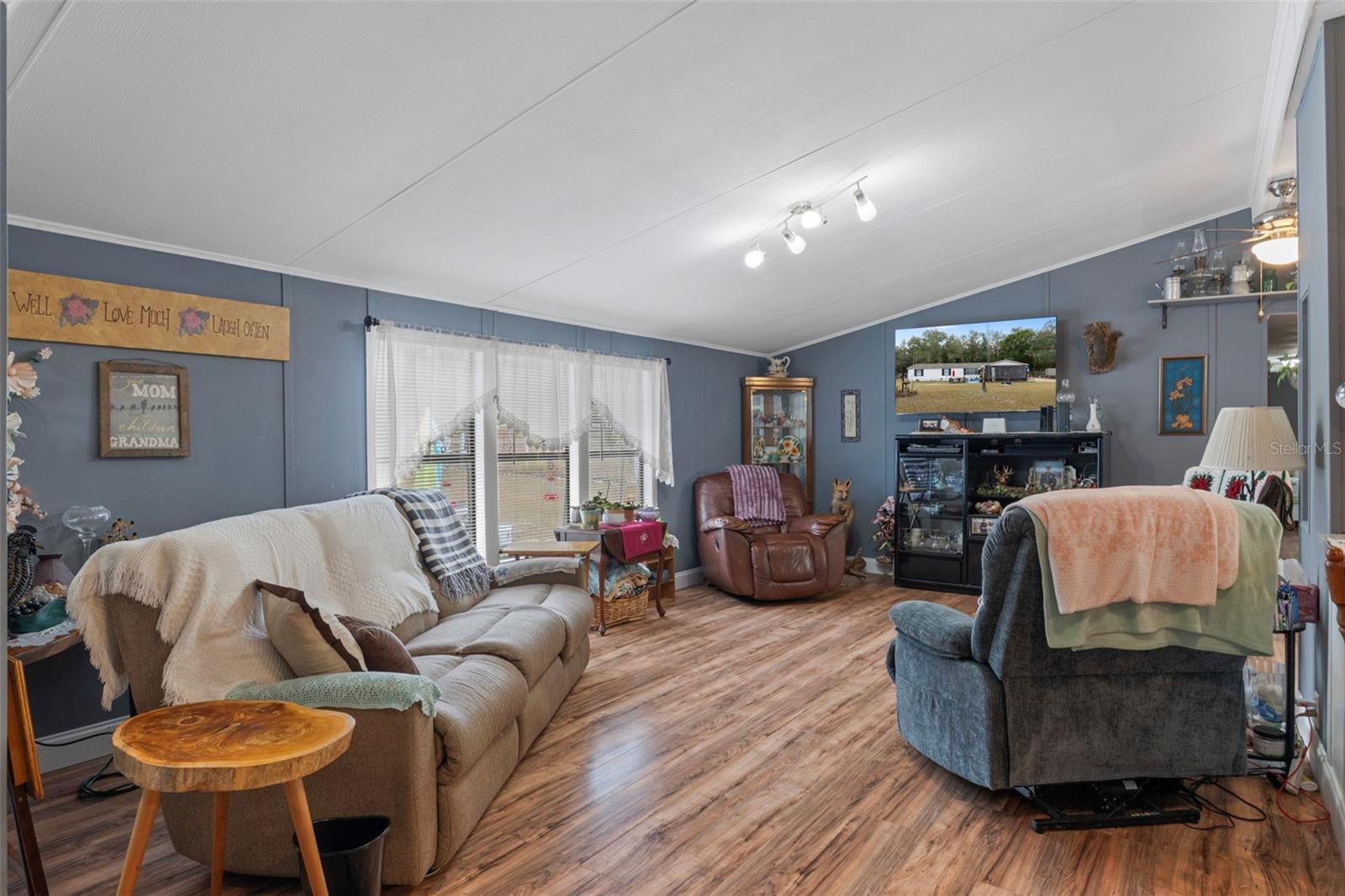 Image 12 of 38 For 2950 Dove Court