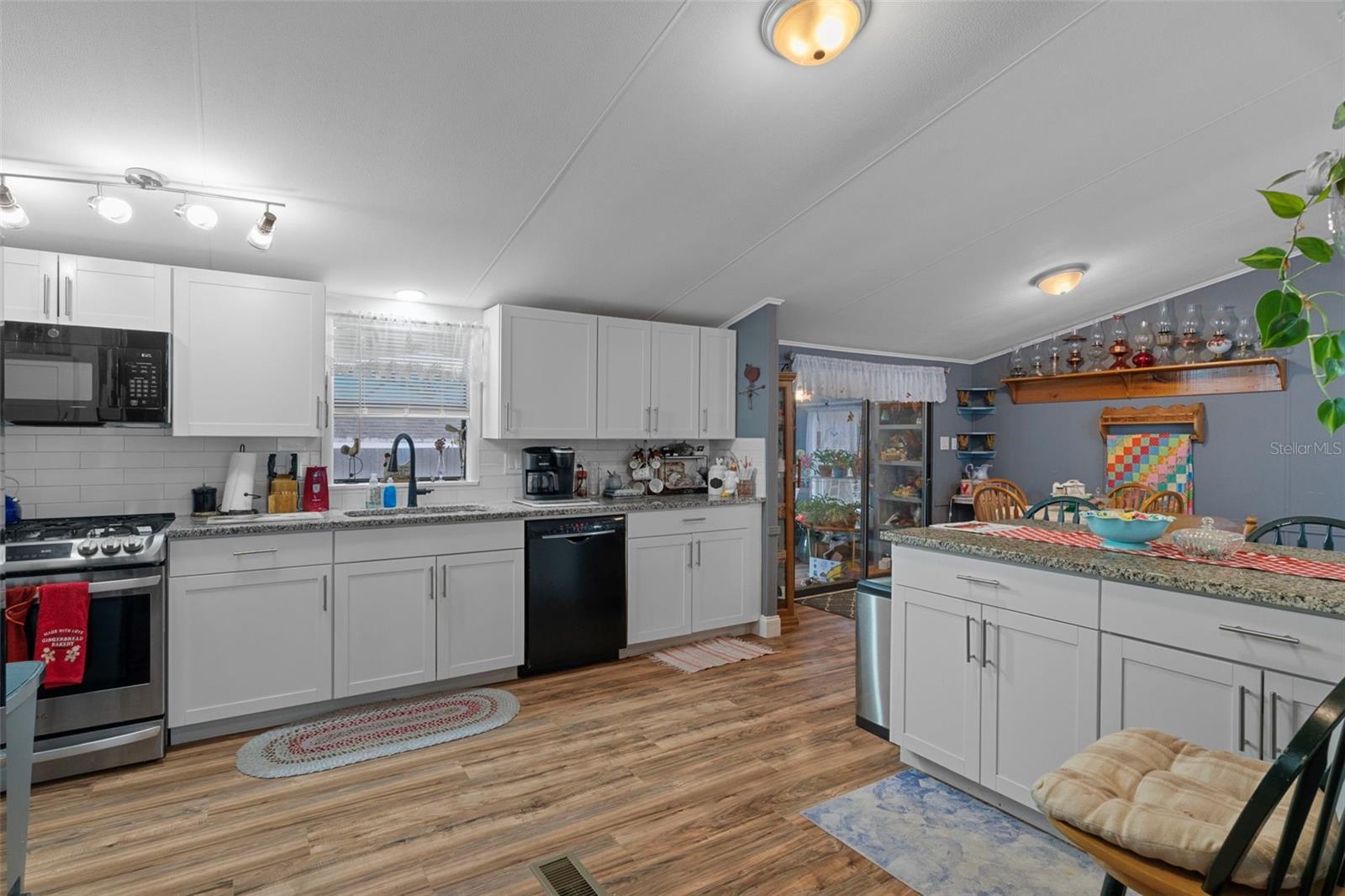 Image 14 of 38 For 2950 Dove Court