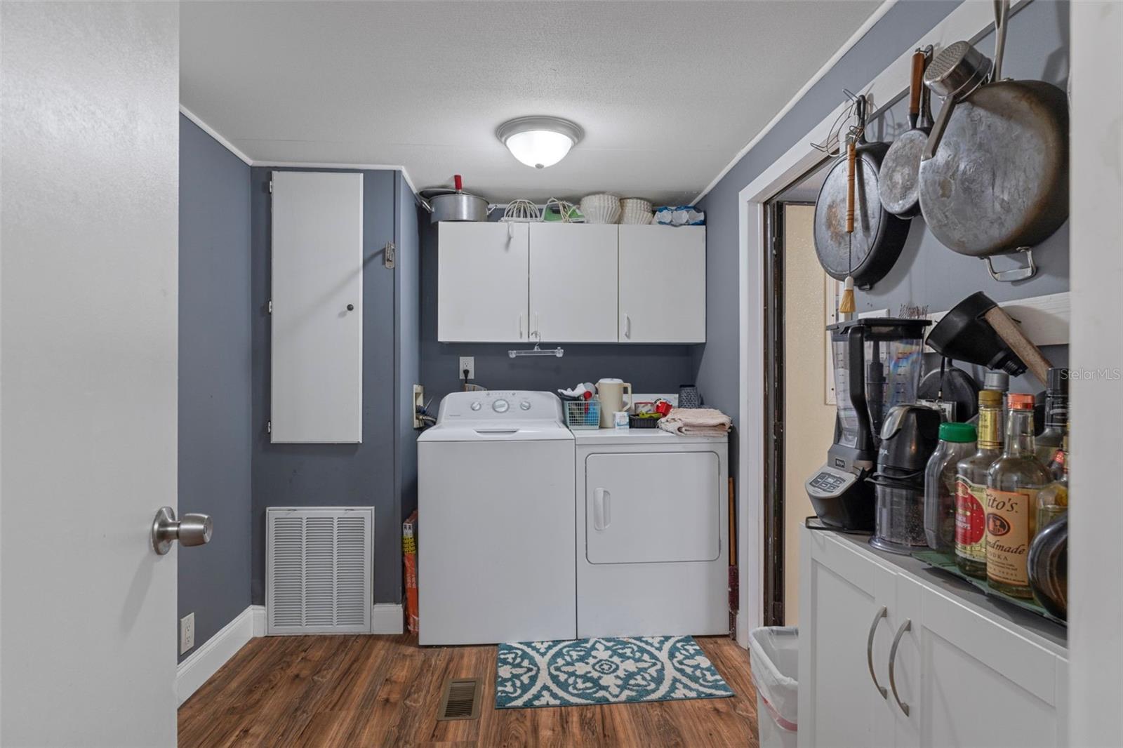 Image 19 of 38 For 2950 Dove Court