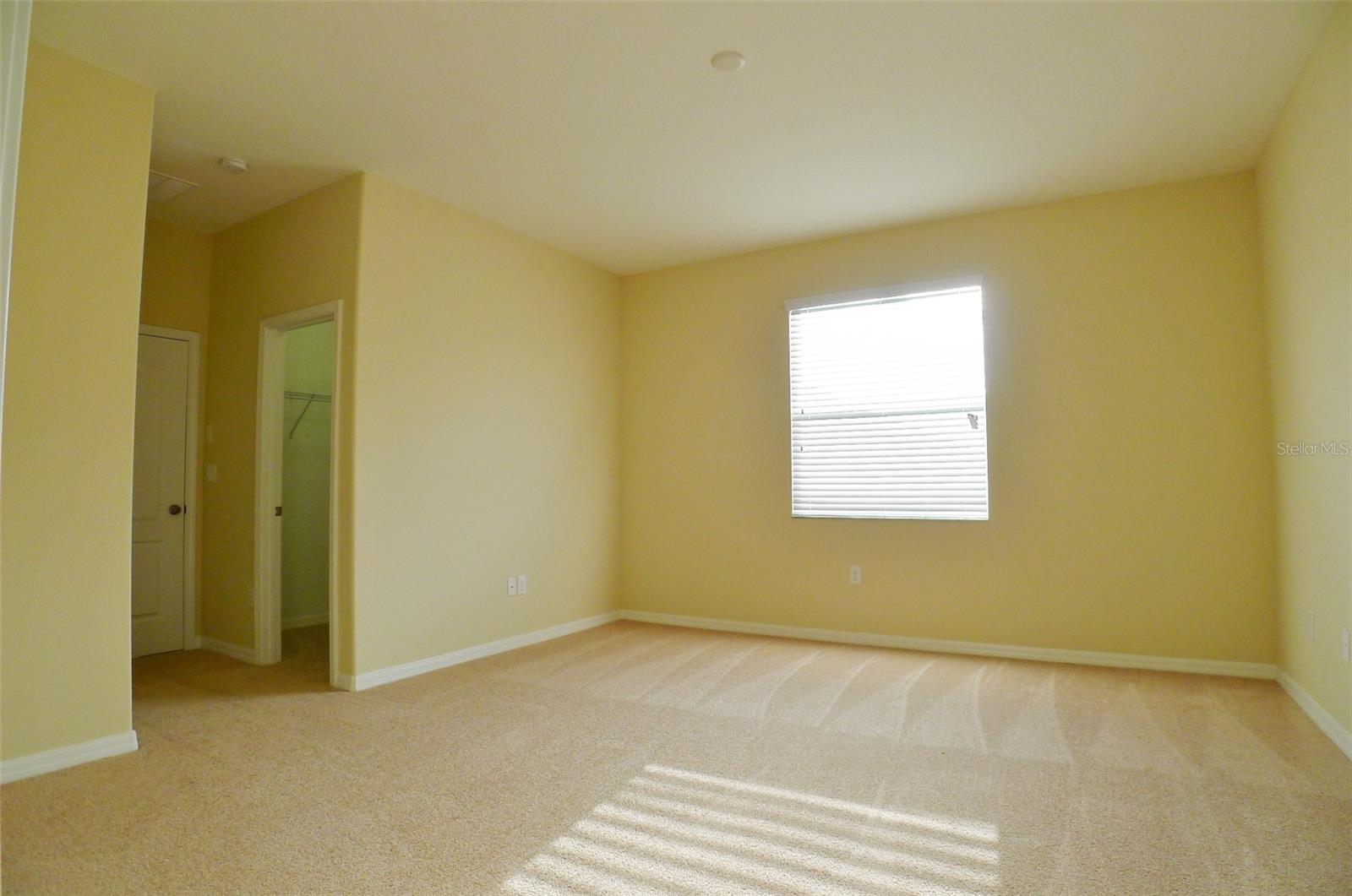 Image 16 of 19 For 926 Meadow Glade Drive