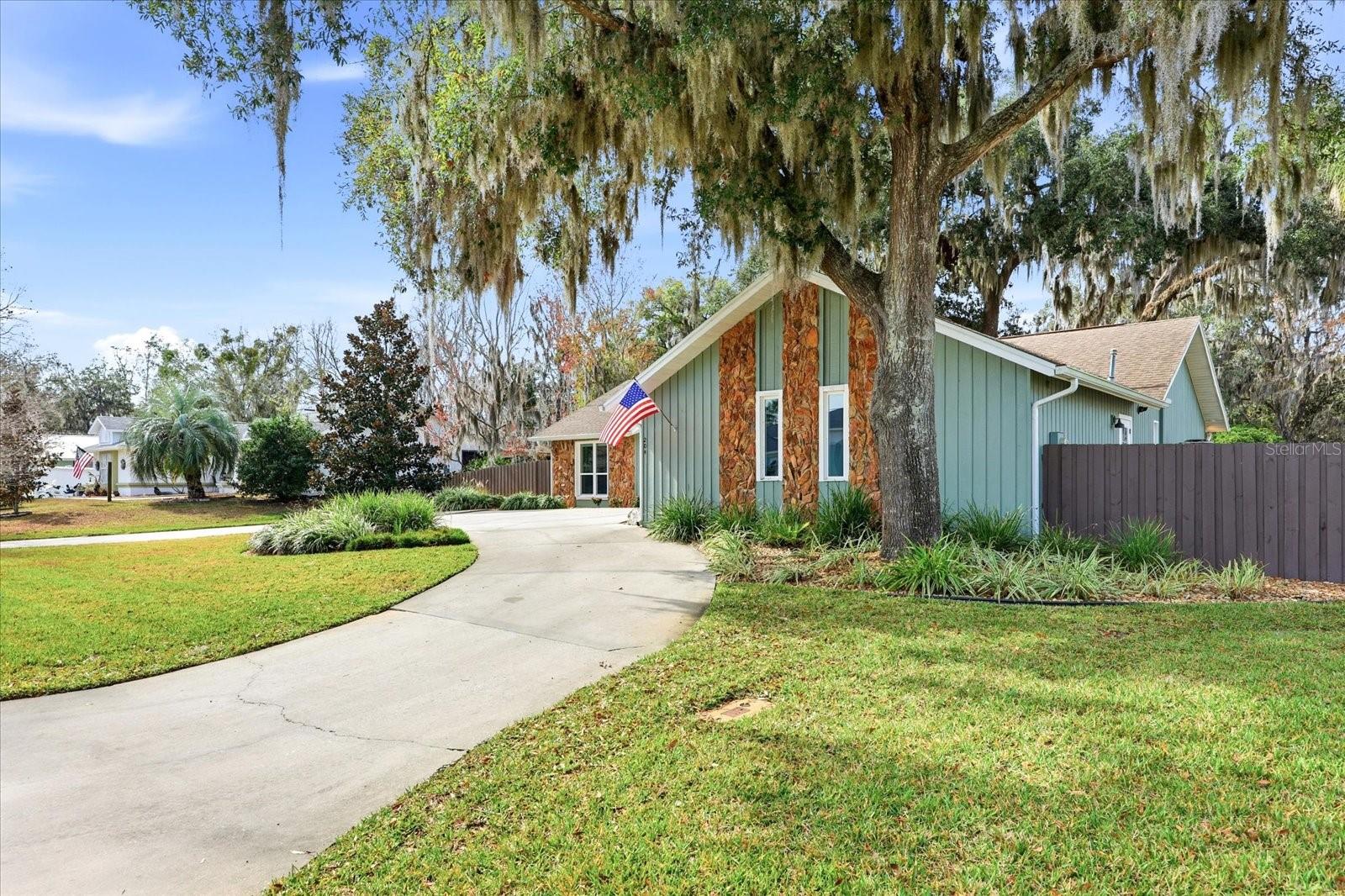 Image 35 of 43 For 204 2nd Avenue